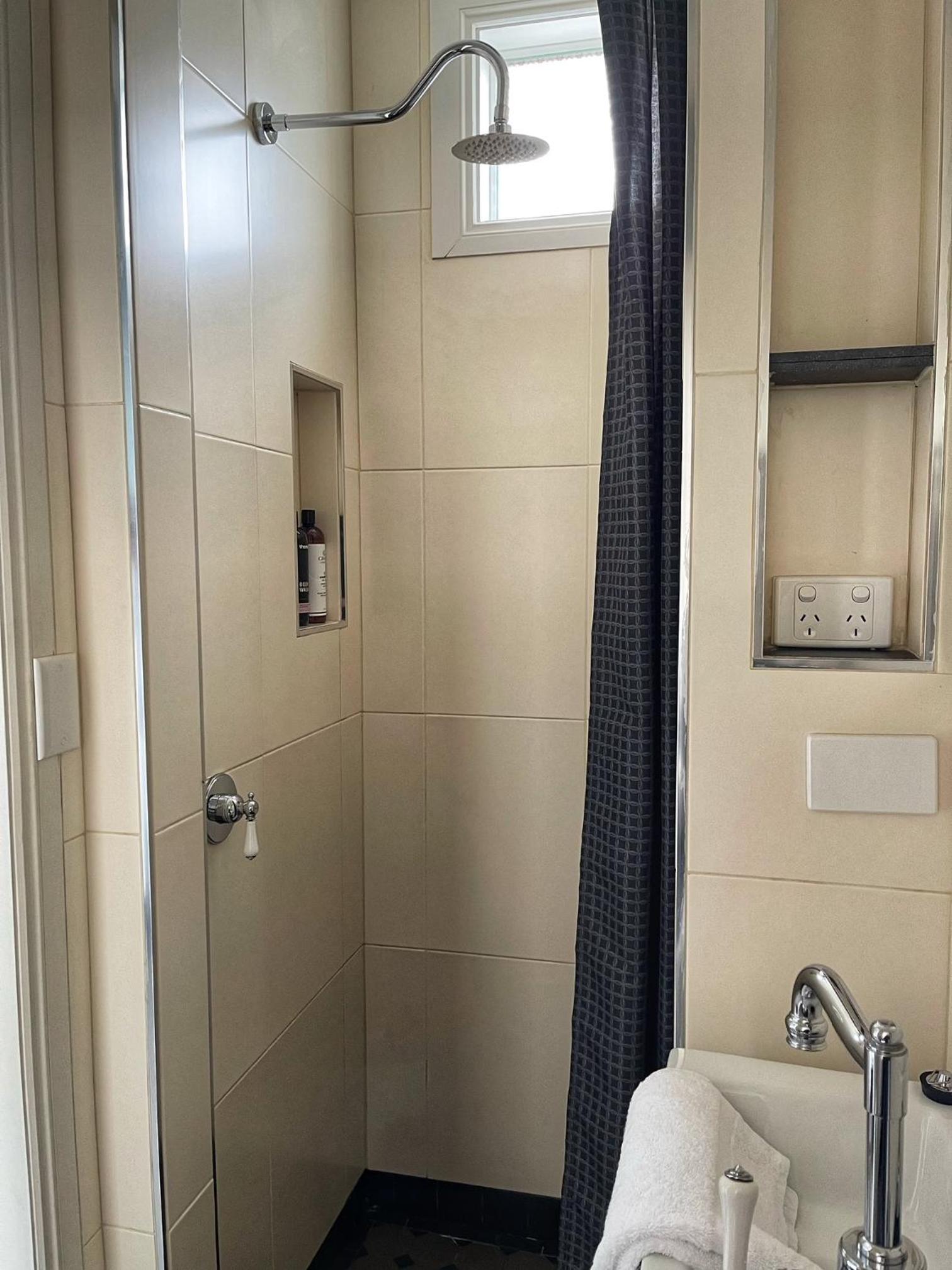 Captains Retreat Apartments and Cottages