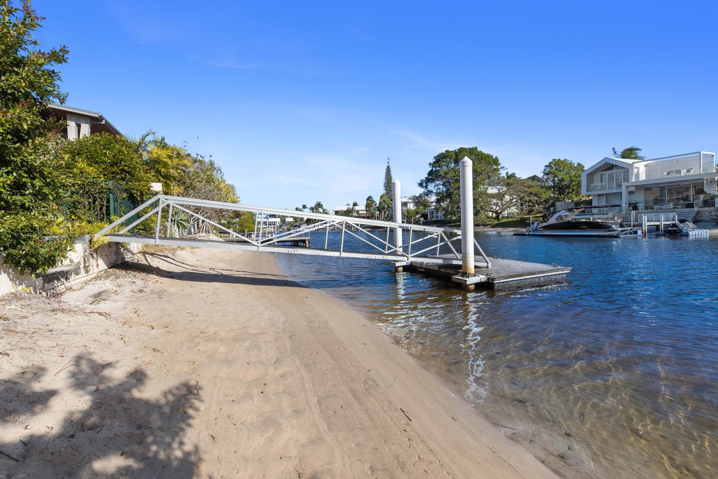 Noosa Riverfront Splendour, Ideal for Families