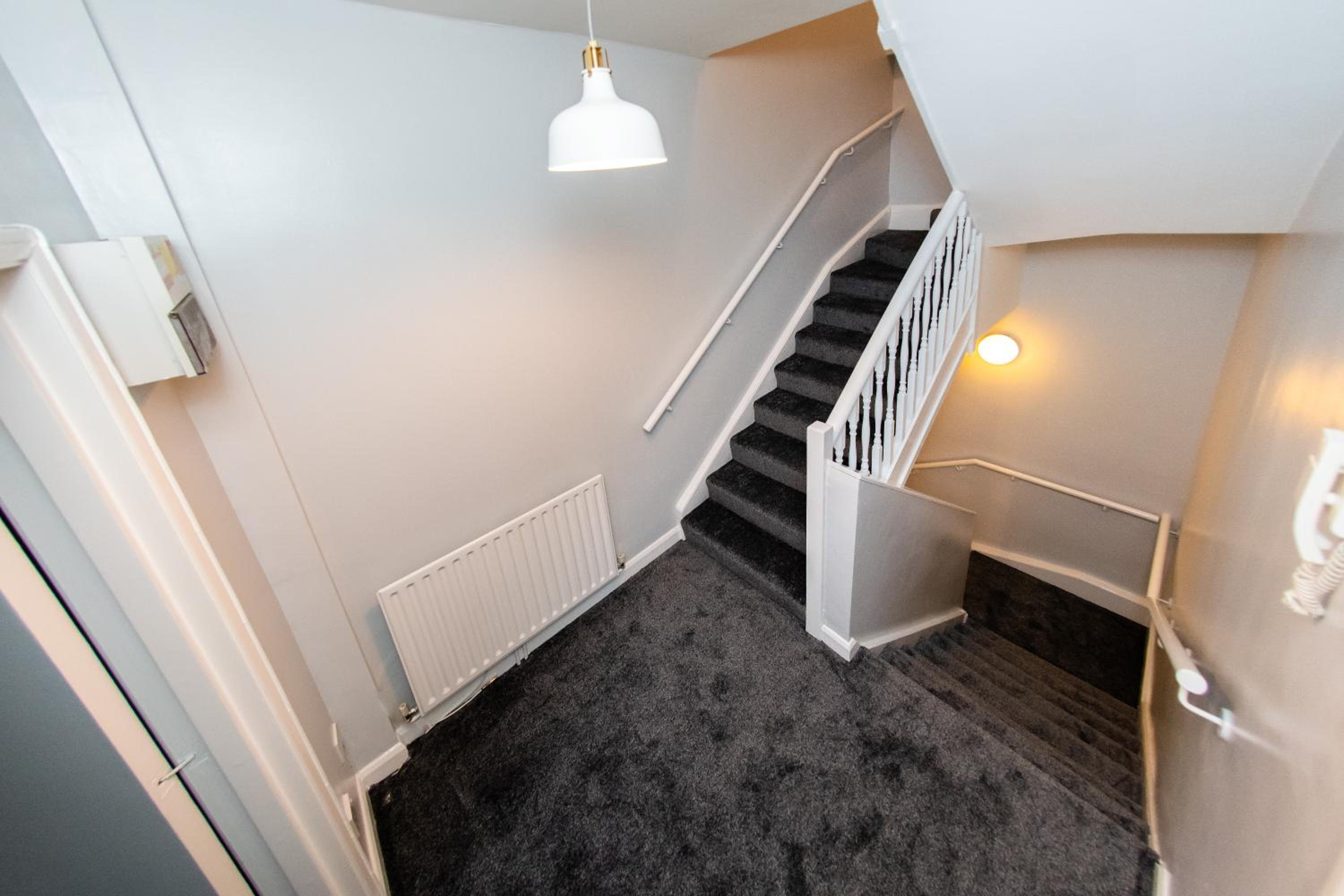 Two Bedroom Duplex in Angel HIgh Street
