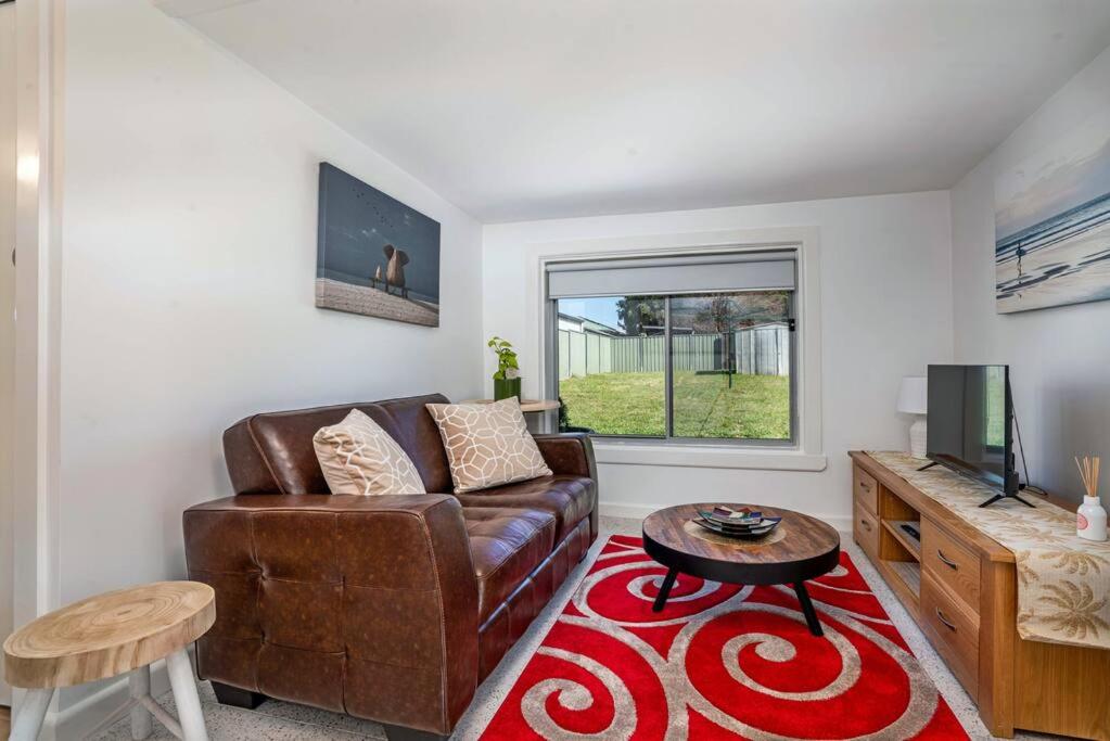 Bright, Cosy Cottage Central To Town - CBD