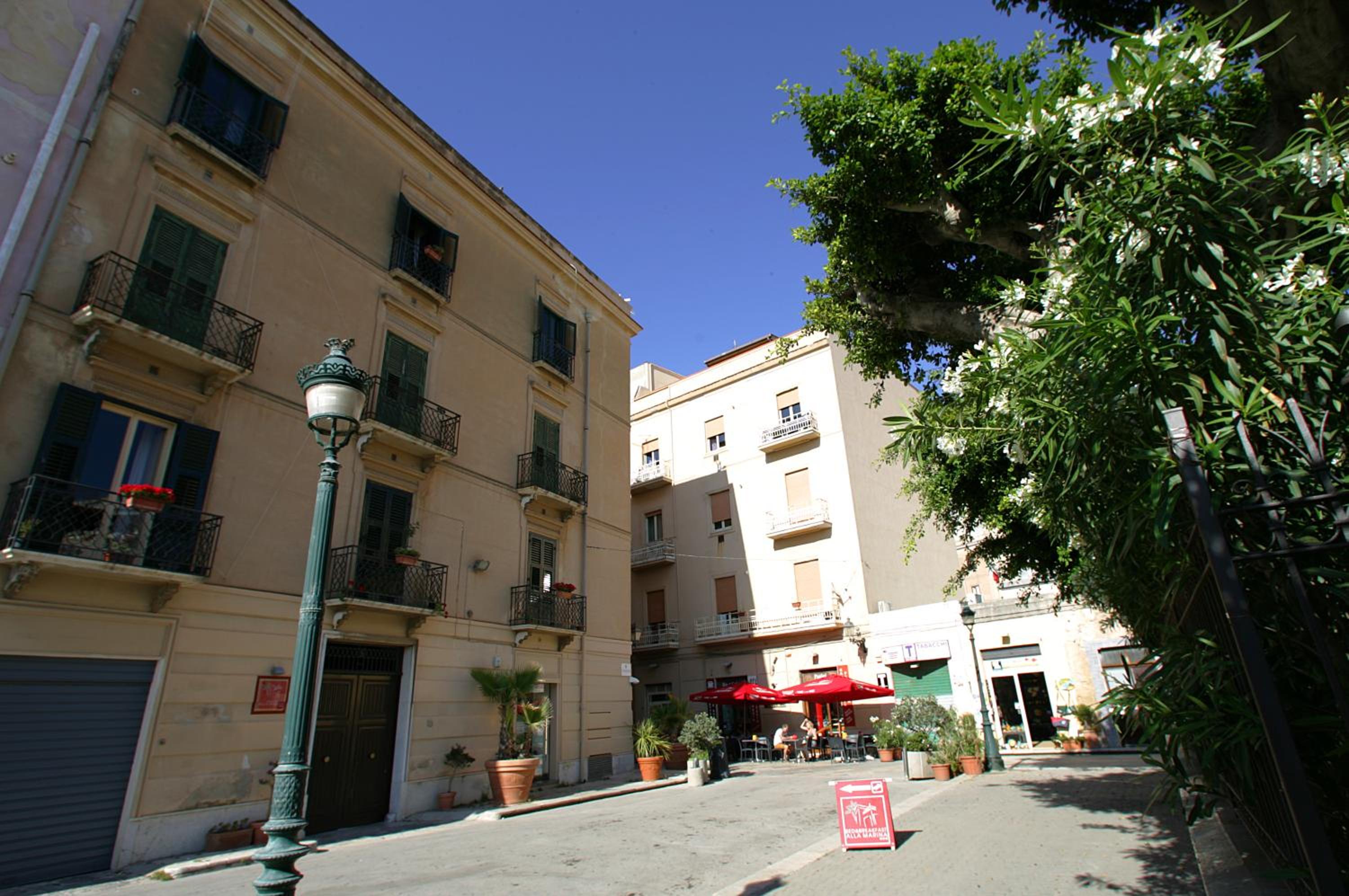 Hotel Alla Marina Bed And Breakfast - Image 1
