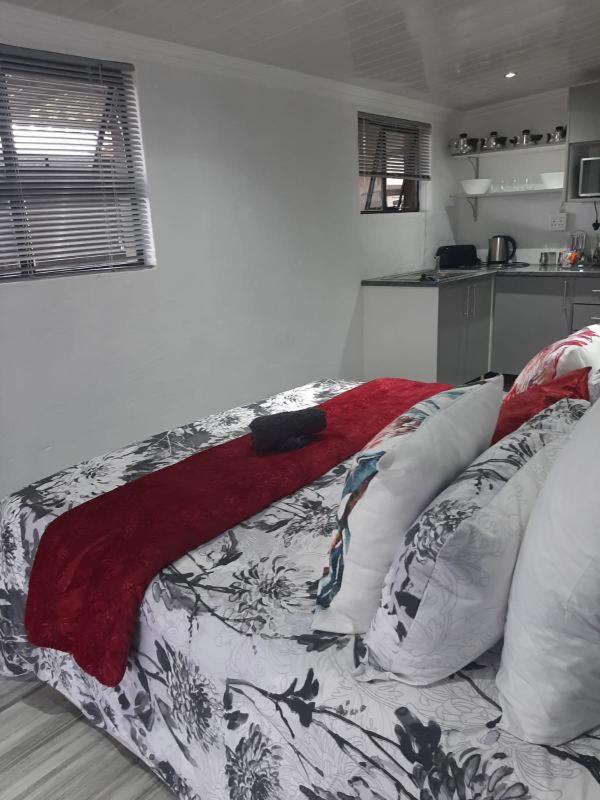 Ariah's Guesthouse and Self Catering view 3