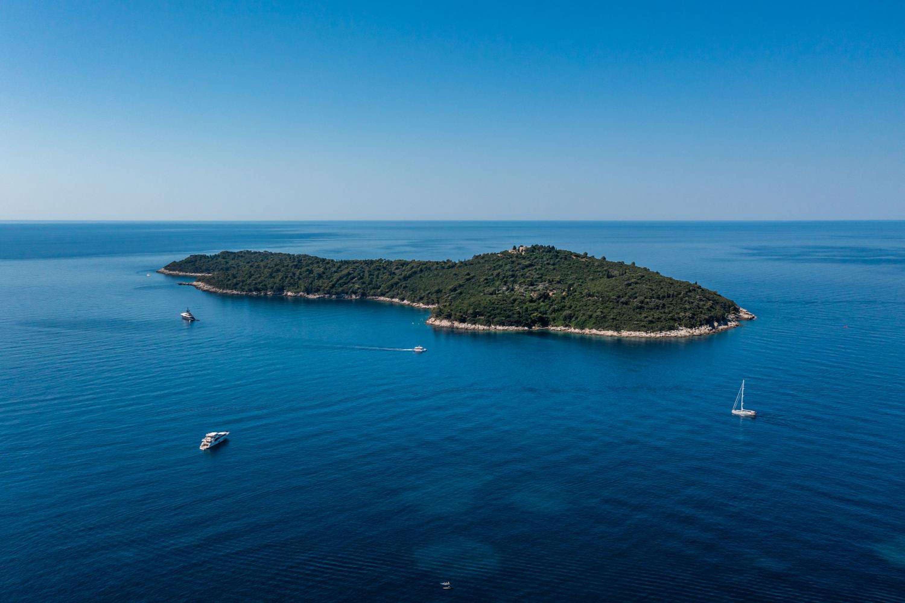 Luxury 2 BD Apartment Ika Marie - Dubrovnik Old Town with Jacuzzi and Parking