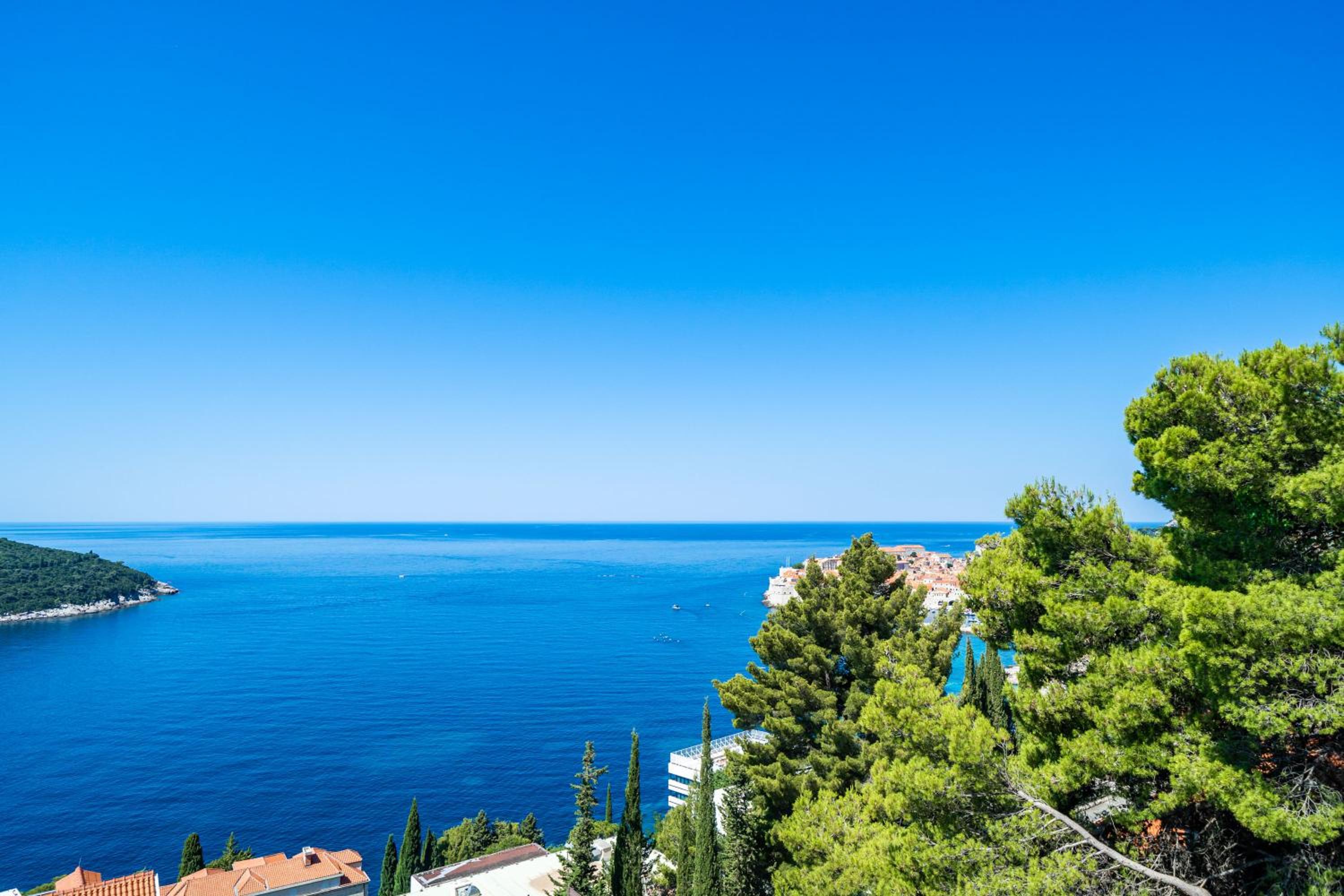 Luxury 2 BD Apartment Ika Marie - Dubrovnik Old Town with Jacuzzi and Parking