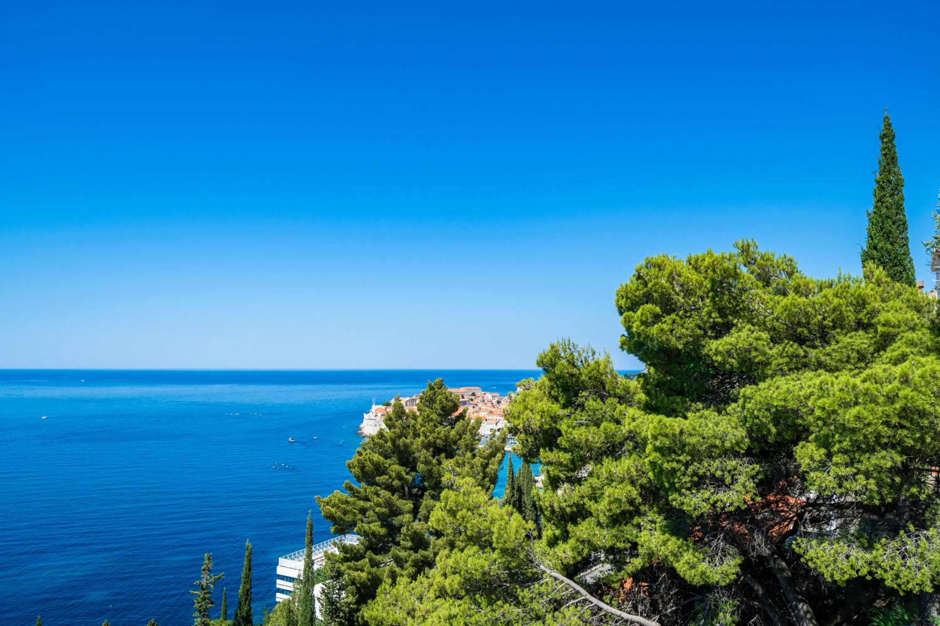 Luxury 2 BD Apartment Ika Marie - Dubrovnik Old Town with Jacuzzi and Parking