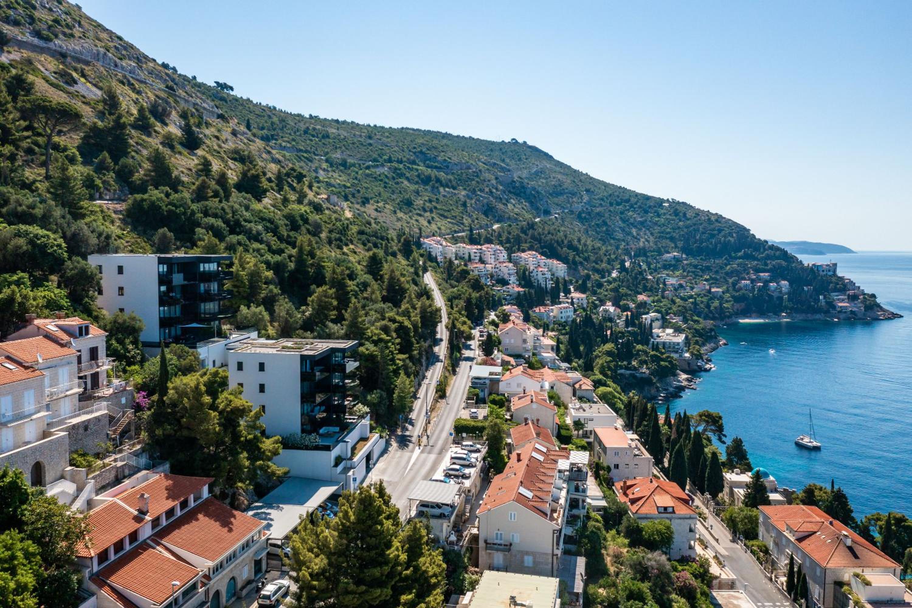 Luxury 2 BD Apartment Ika Marie - Dubrovnik Old Town with Jacuzzi and Parking
