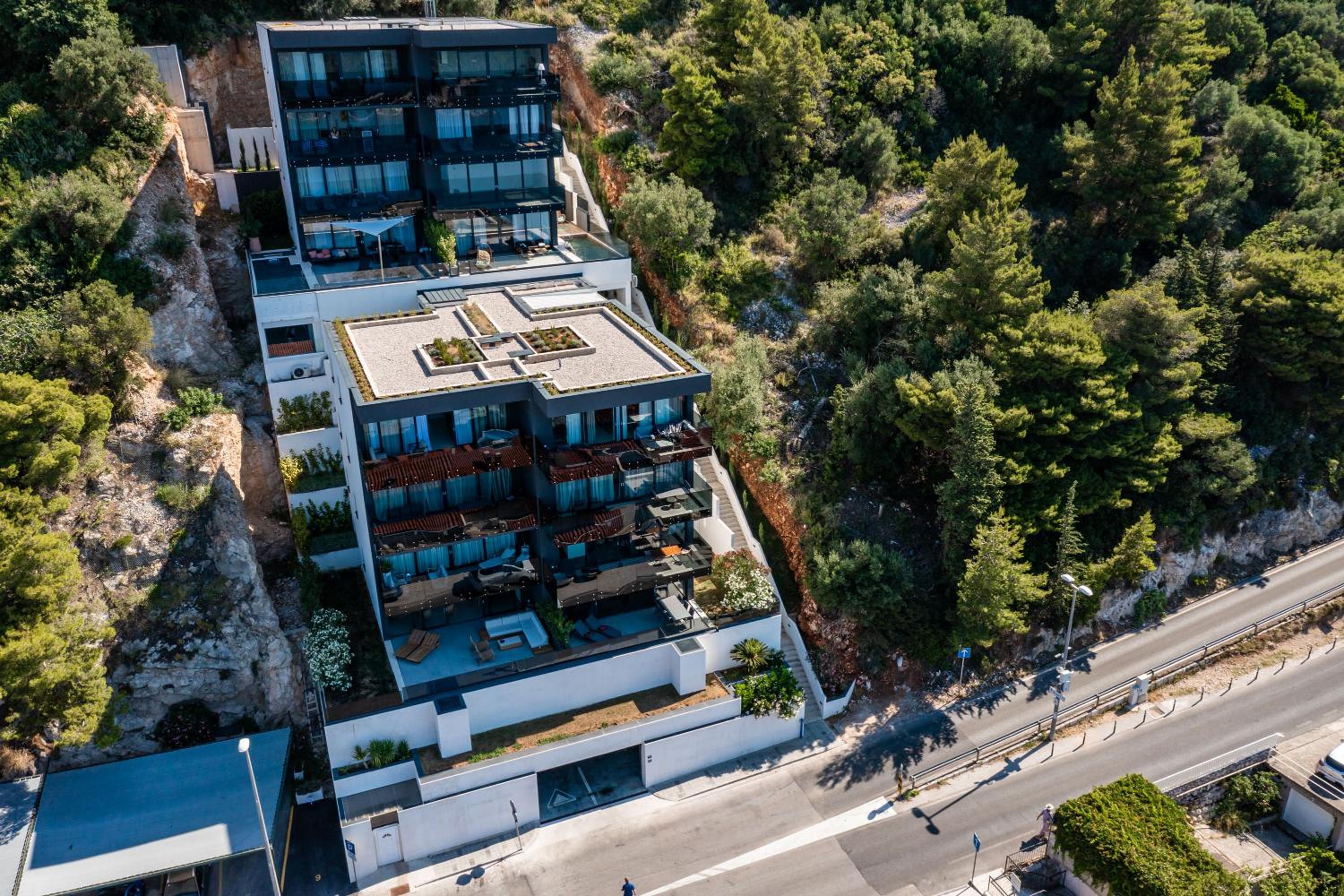 Hotel Luxury 2 BD Apartment Ika Marie - Dubrovnik Old Town with Jacuzzi and Parking - Image 1