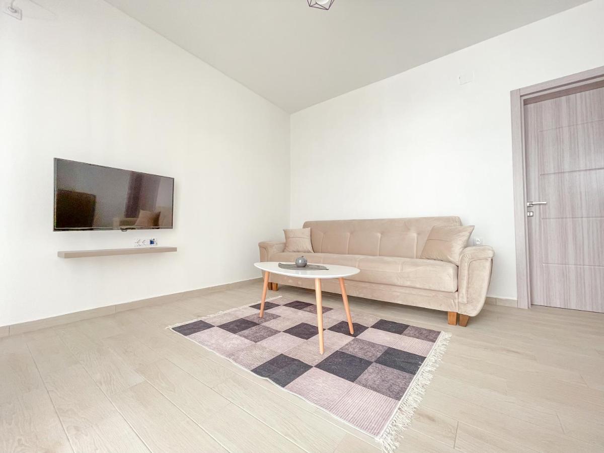 Rion Apartments photo 2