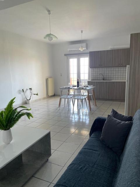Manolis Apartments