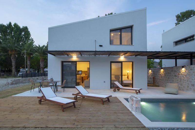SEASCAPE VILLAS VASSILIKI - Beachfront villas view 5