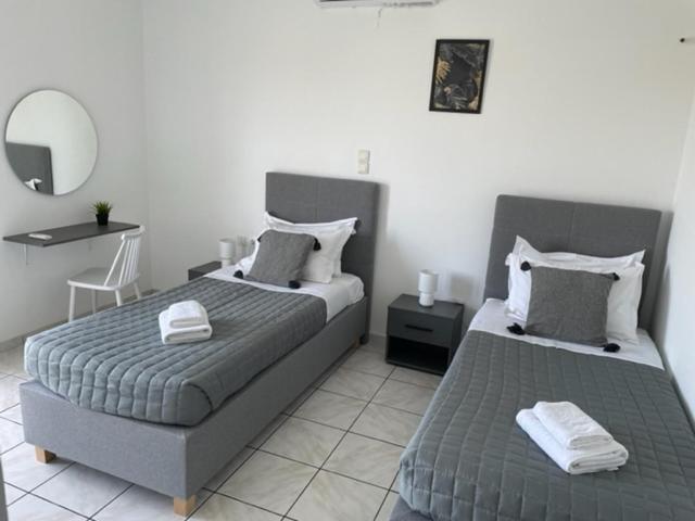 Manolis Apartments