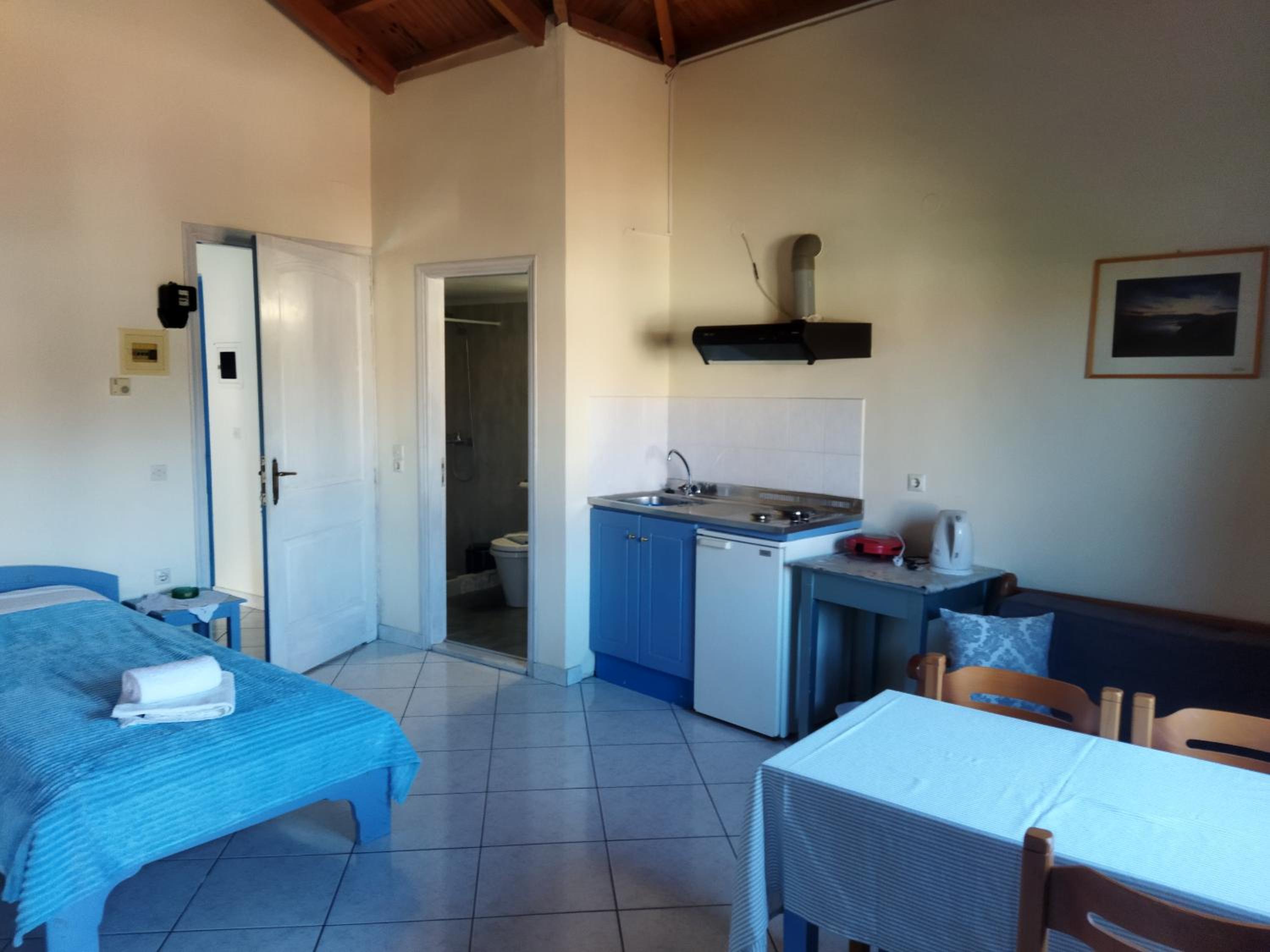Roxani Studios-Apartments view 4