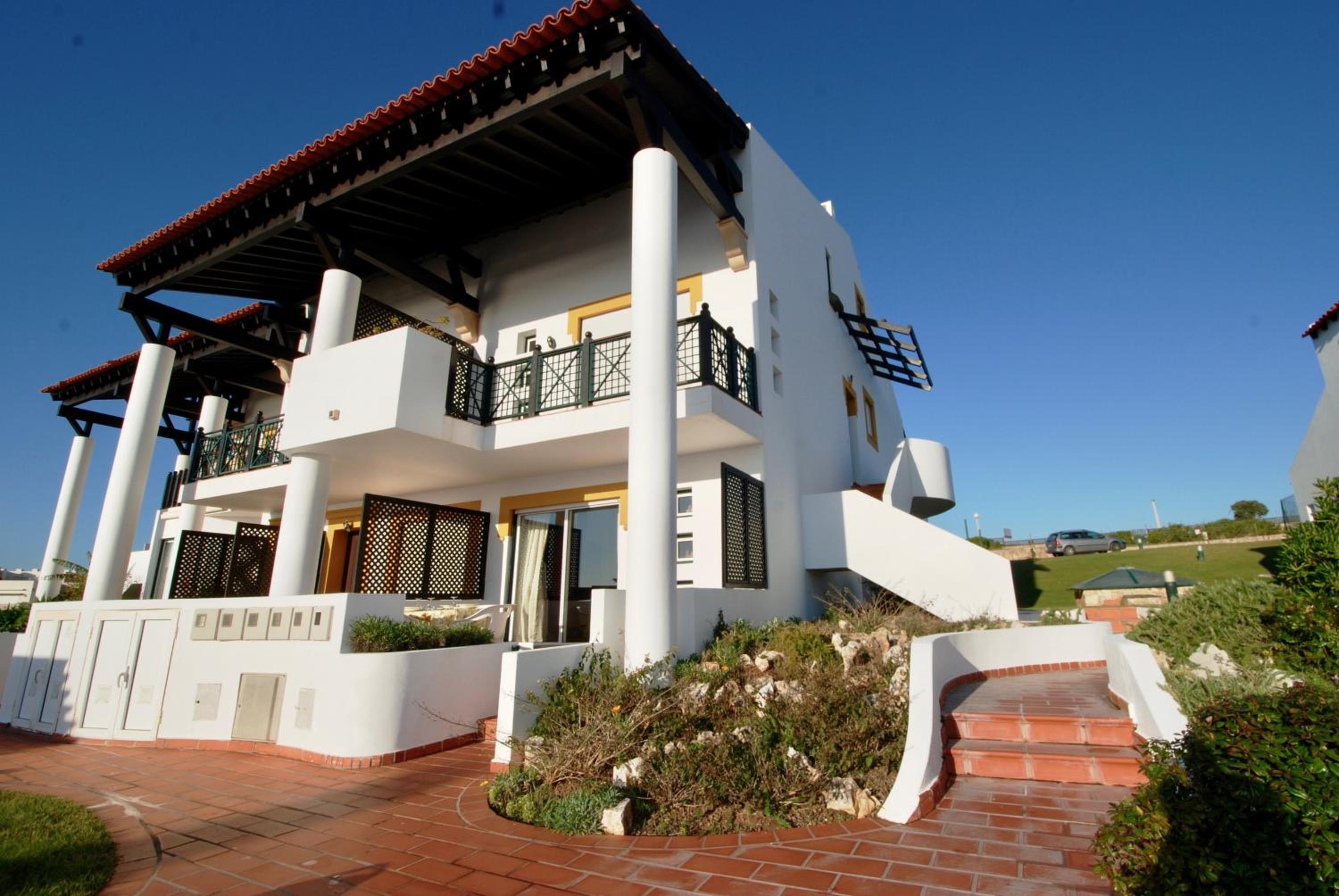 Orange - Ground floor sea view apartment in amazing complex with 3 pools