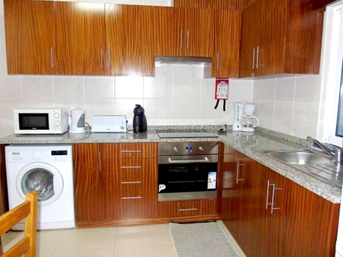 2 bedrooms house with sea view enclosed garden and wifi at Horta 4 km away from the beach