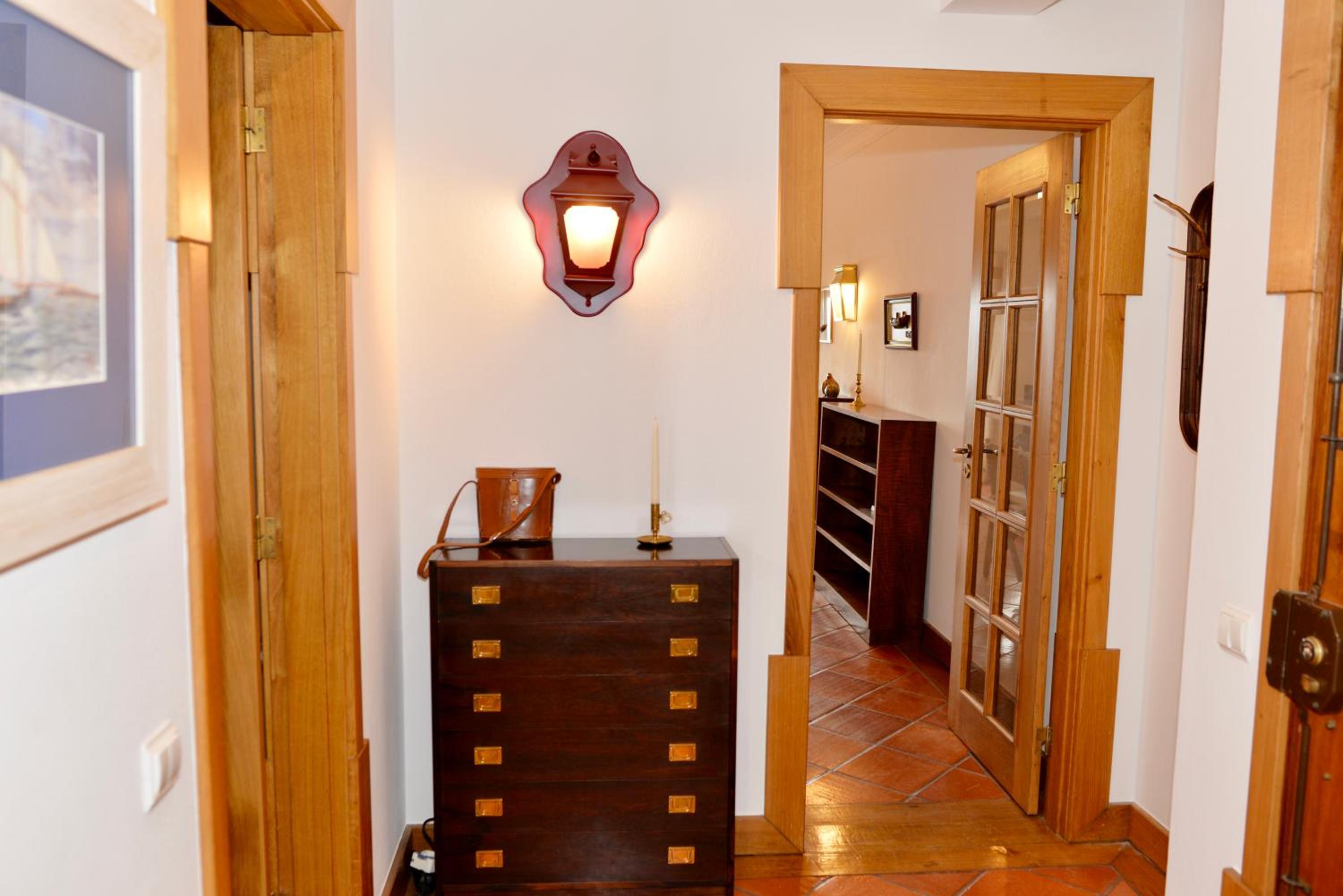 Sunset - Fantastic 1 bedroom apartment sleeps 4 in amazing complex view 2
