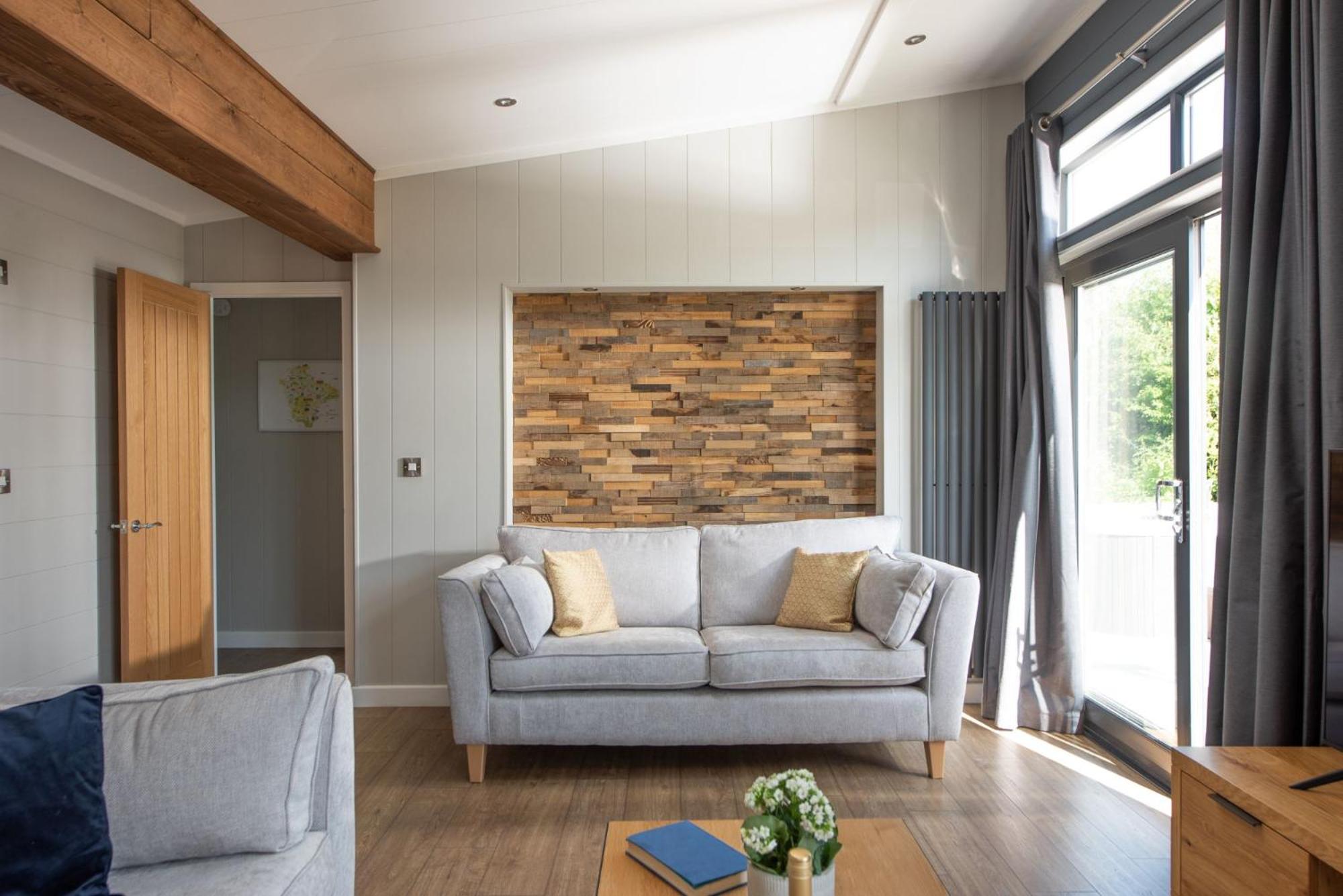 Primrose Lodge, 25 Roadford Lake Lodges view 5