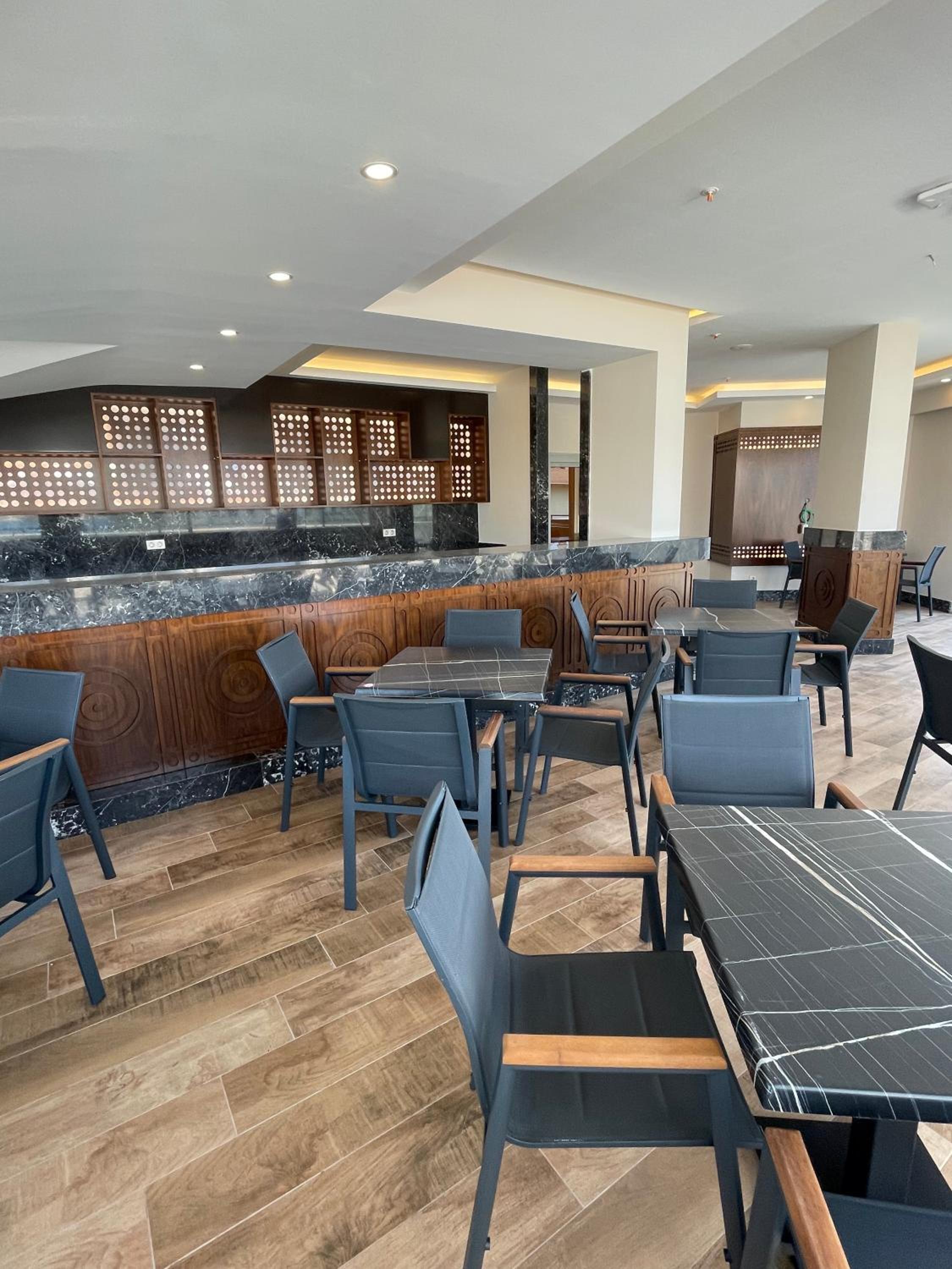 Green Garden City Luxury Apartments - Image 33