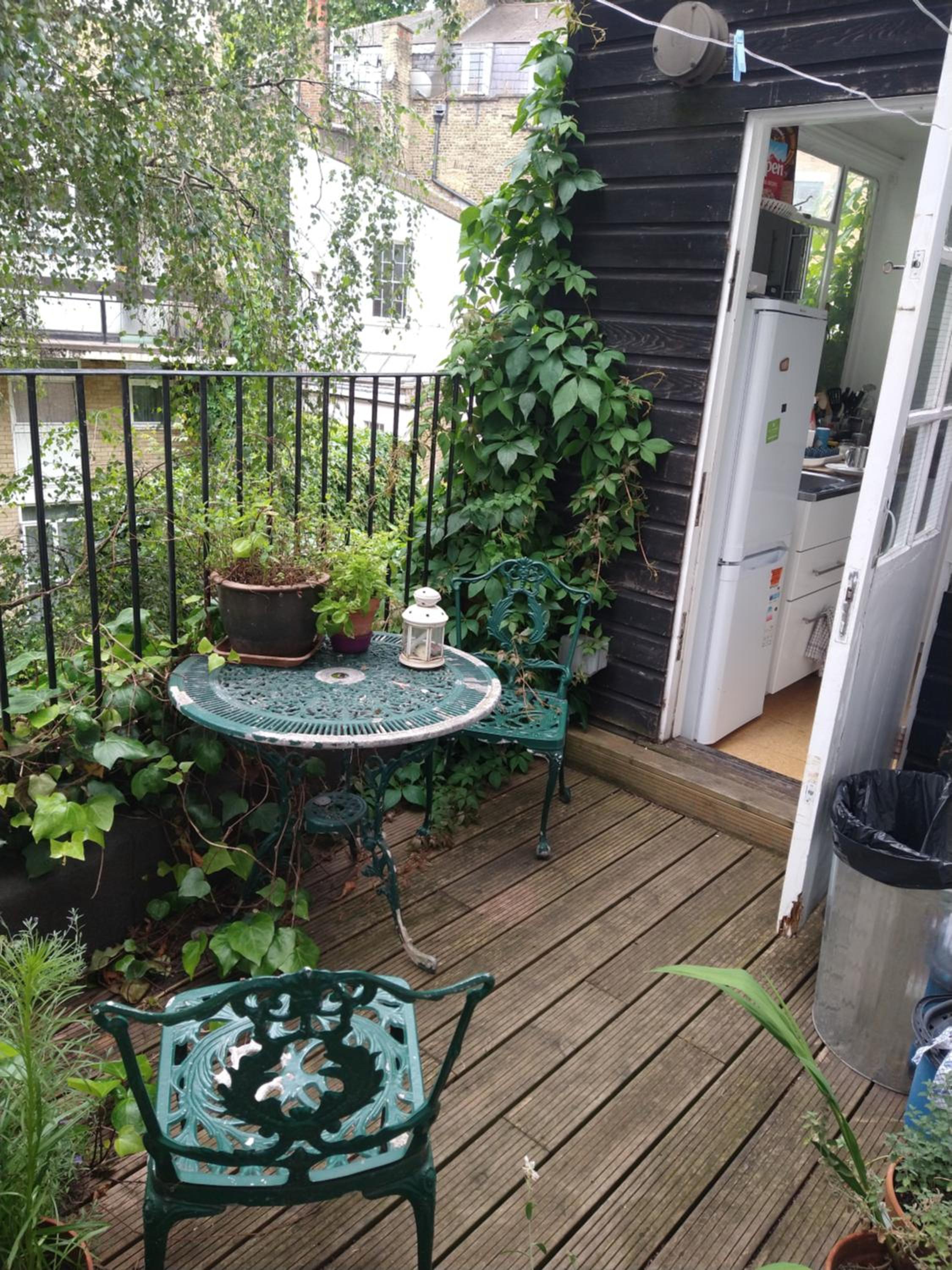 balcony