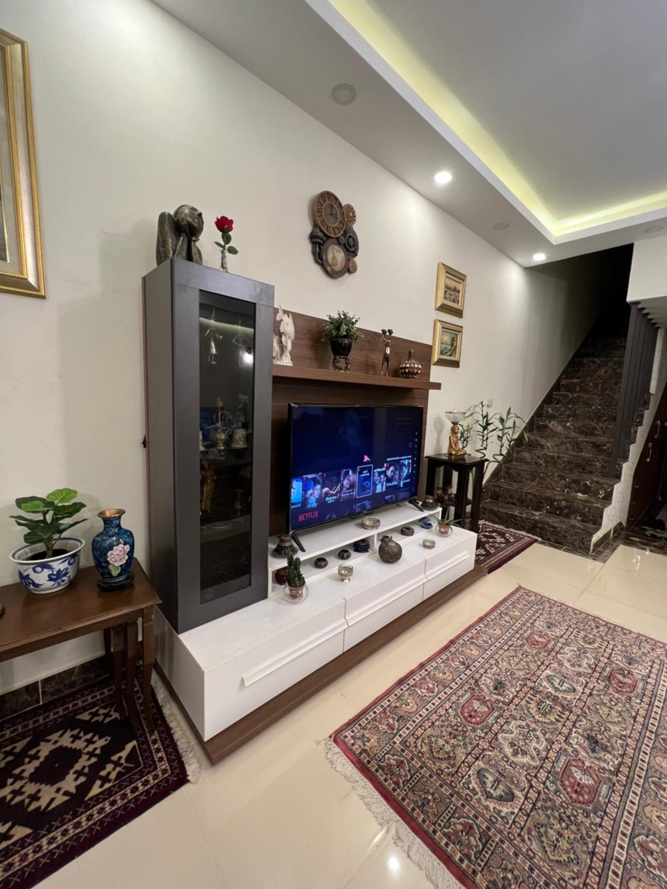Elegant duplex with pool frontAUC