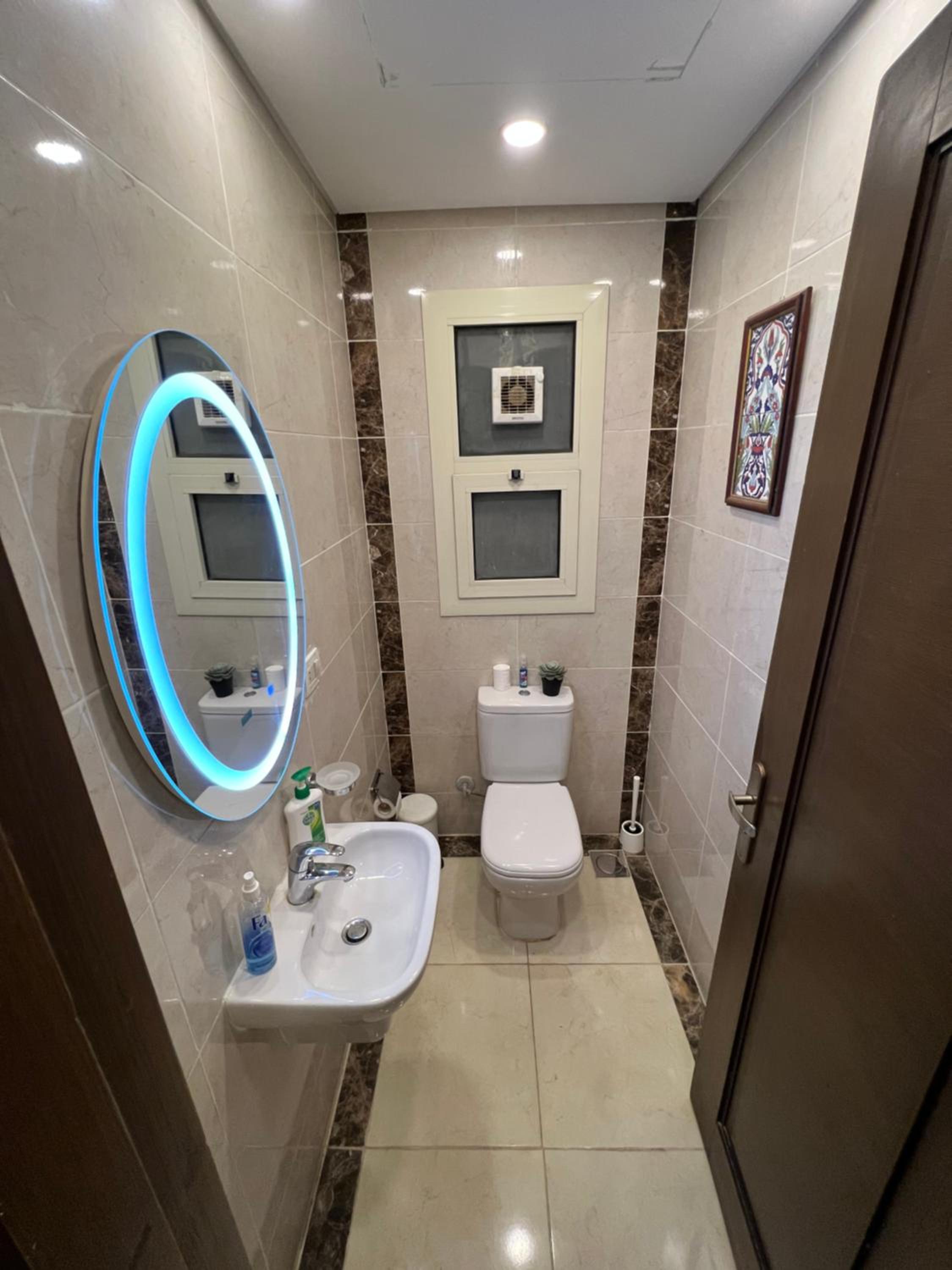 Elegant duplex with pool frontAUC