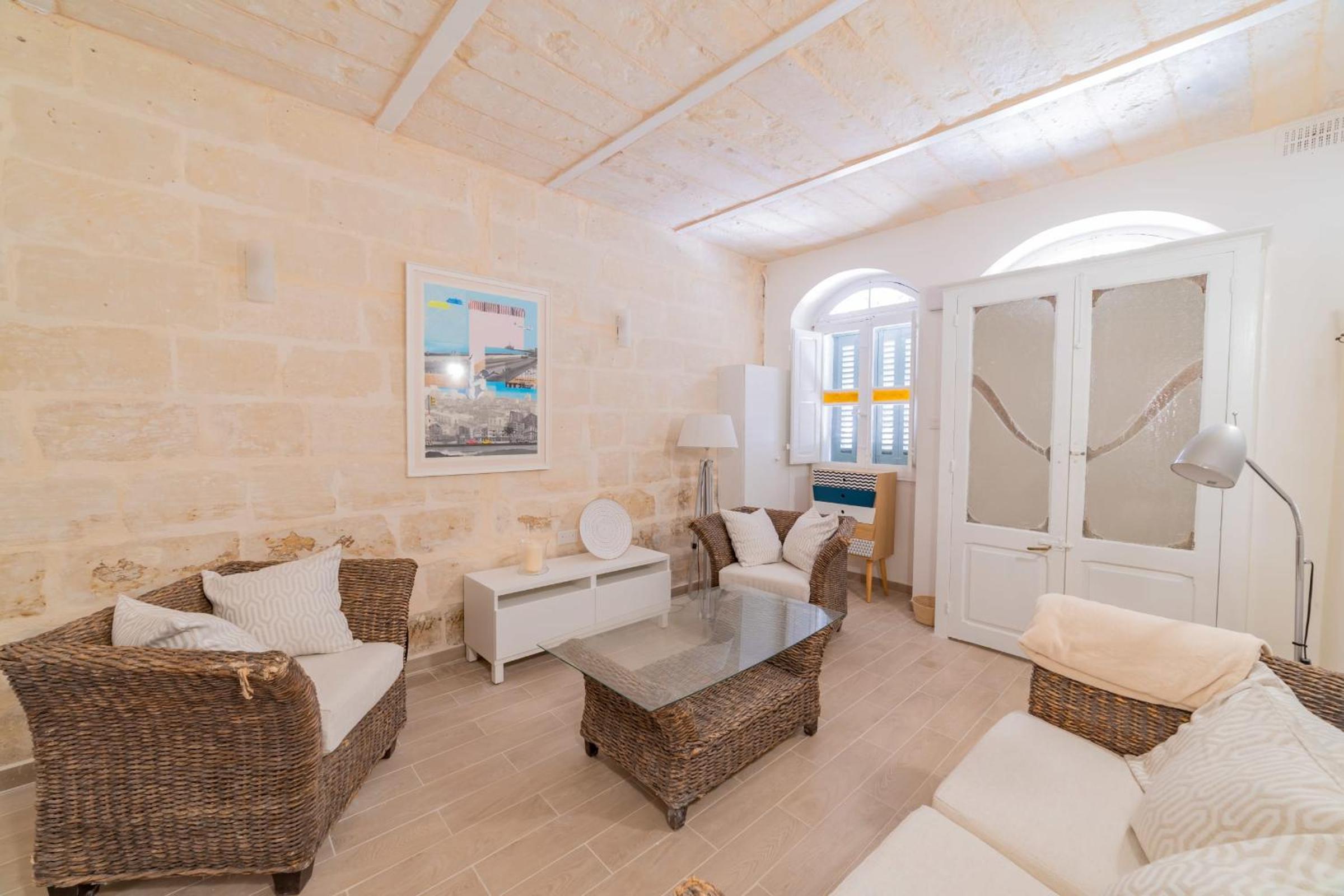 Central Valletta Townhouse view 5