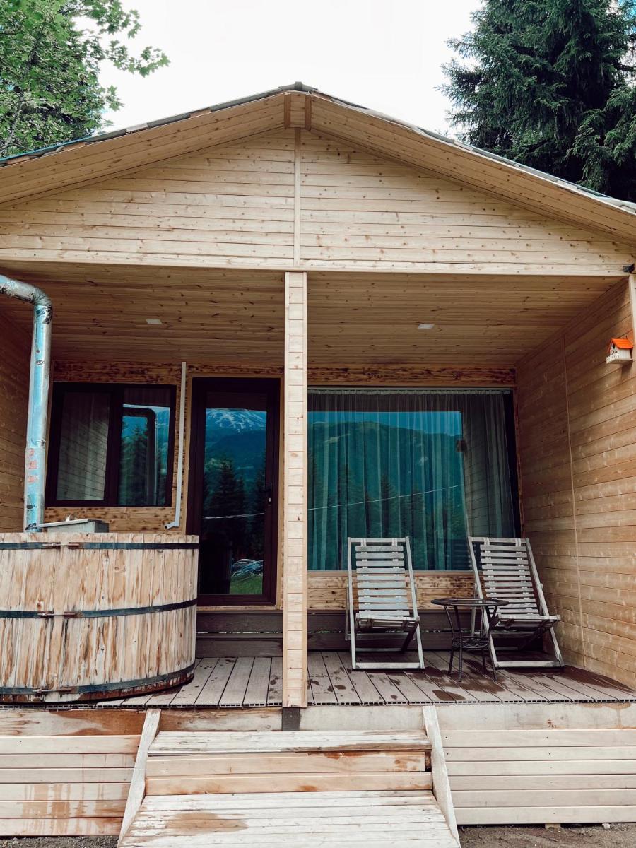 Bude Mestia cottages view 3