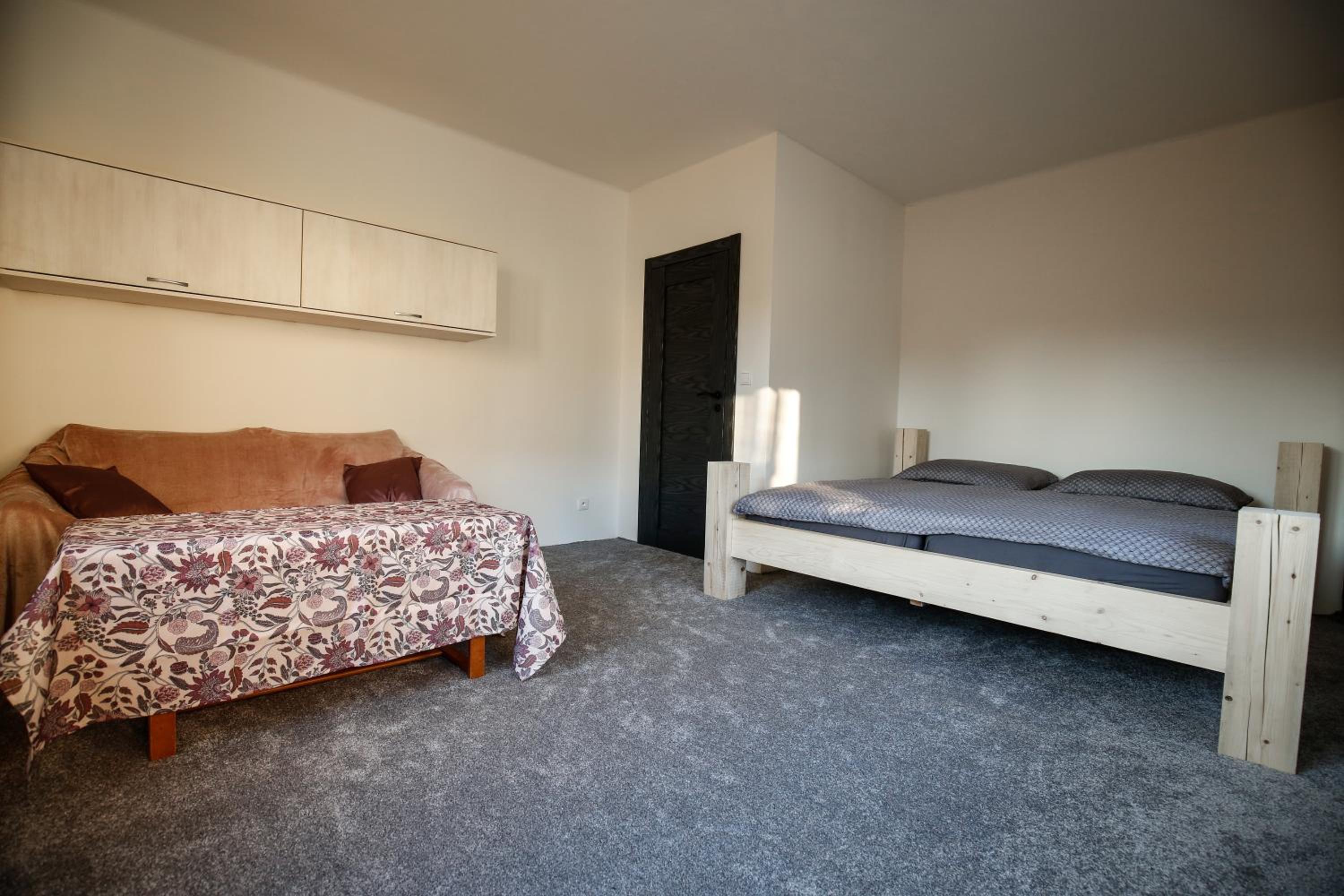 apartmán deVAde se dvěma ložnicemi a WiFi připojením