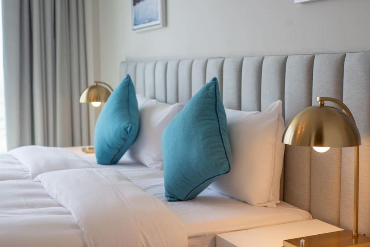 Exceptional high floor 3bed apartment by Suiteable