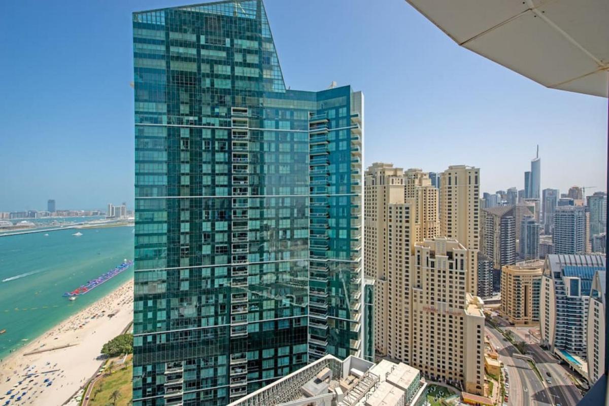 Exceptional high floor 3bed apartment by Suiteable