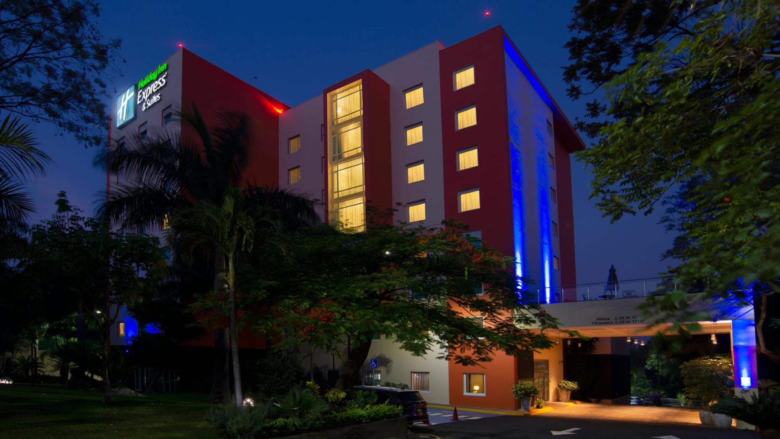 Holiday Inn Express & Suites Cuernavaca by IHG