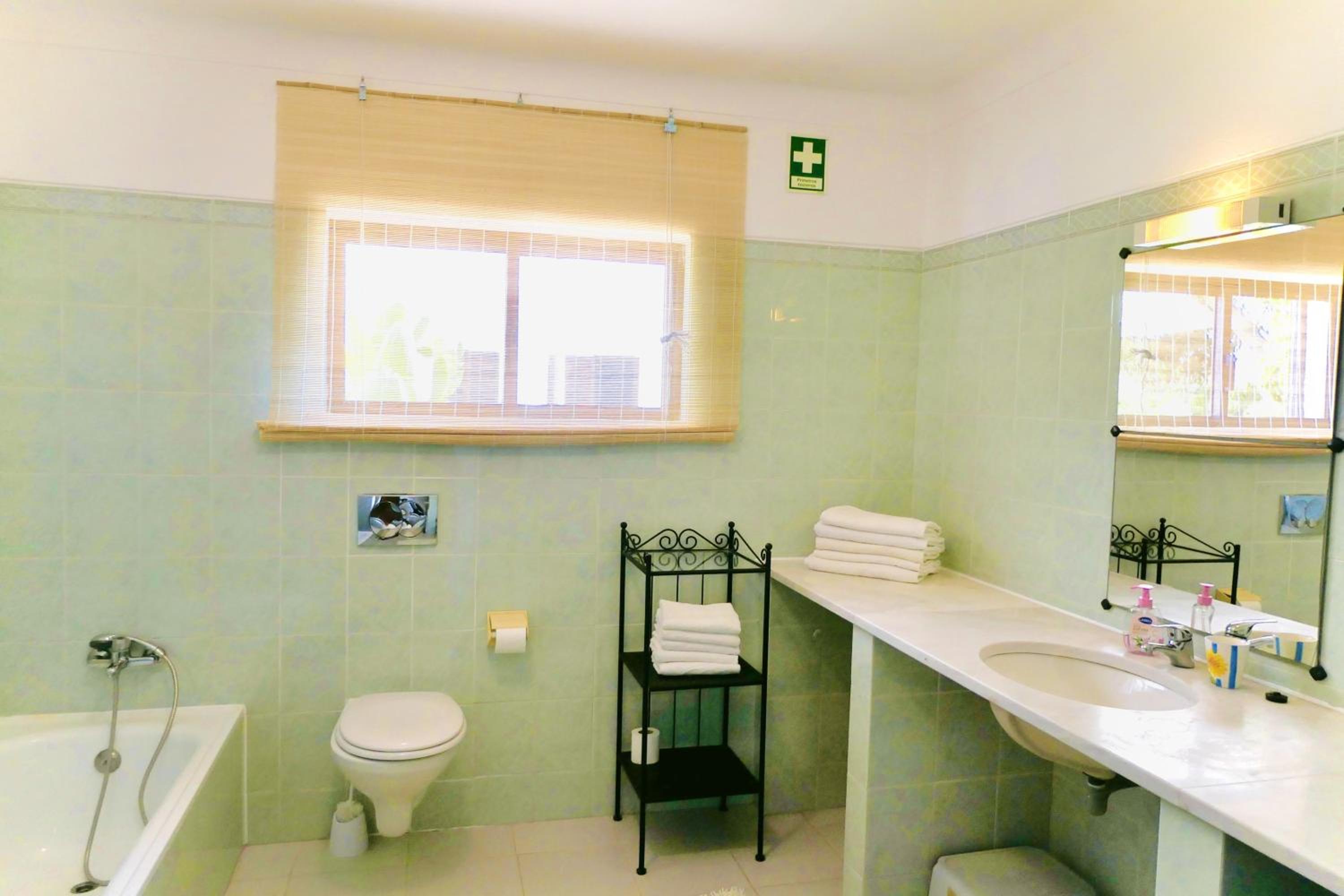 Charming House in Carvoeiro + Pool