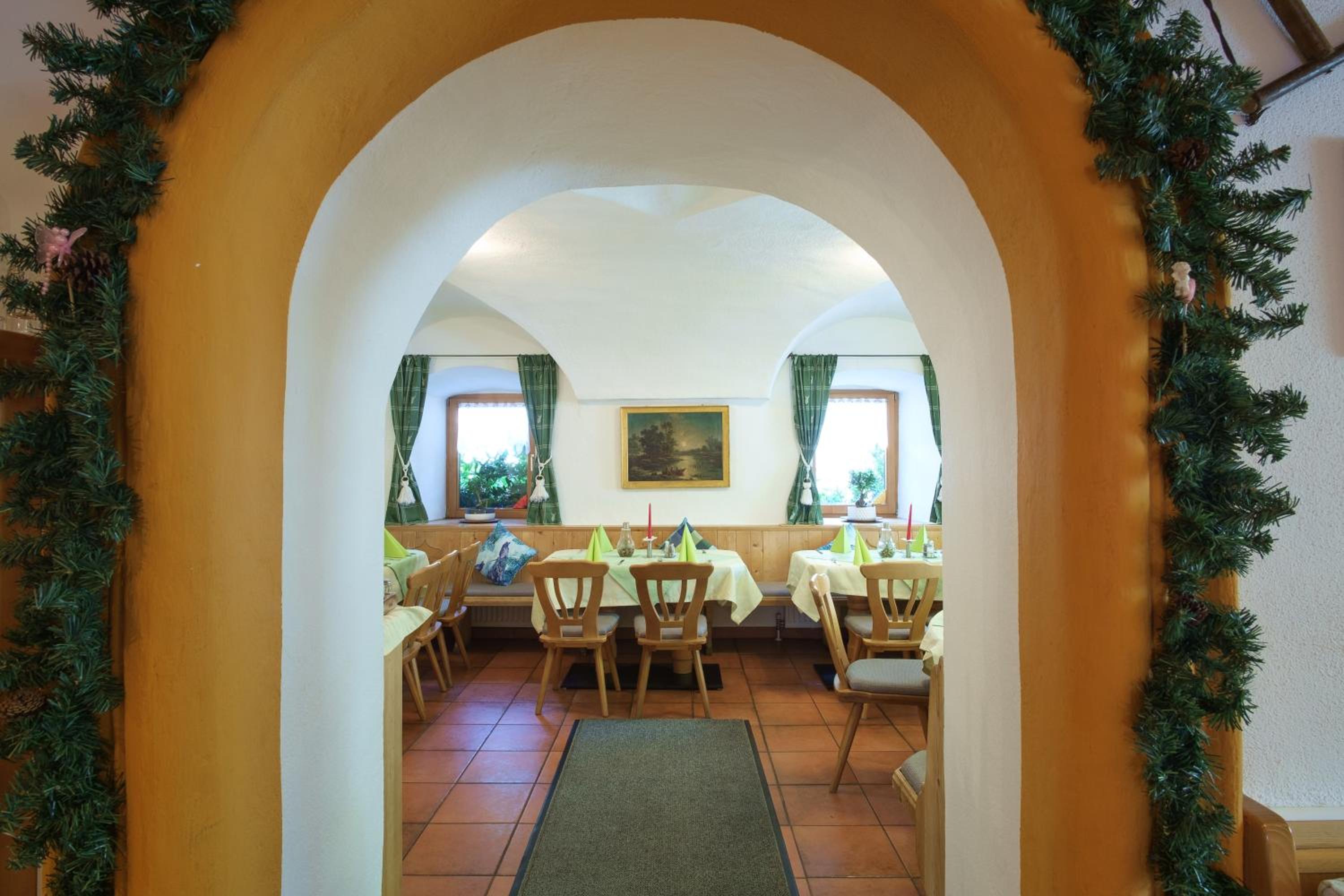 Gasthof zur Post - Hauserwirt