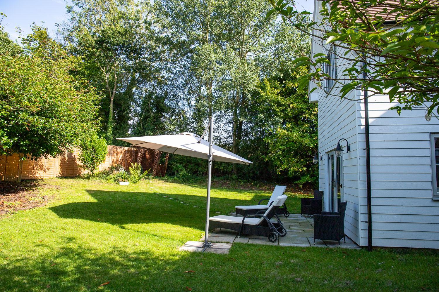 5Bed-10Guests-Fireplace-HotTub-Pets ok-Parking view 4