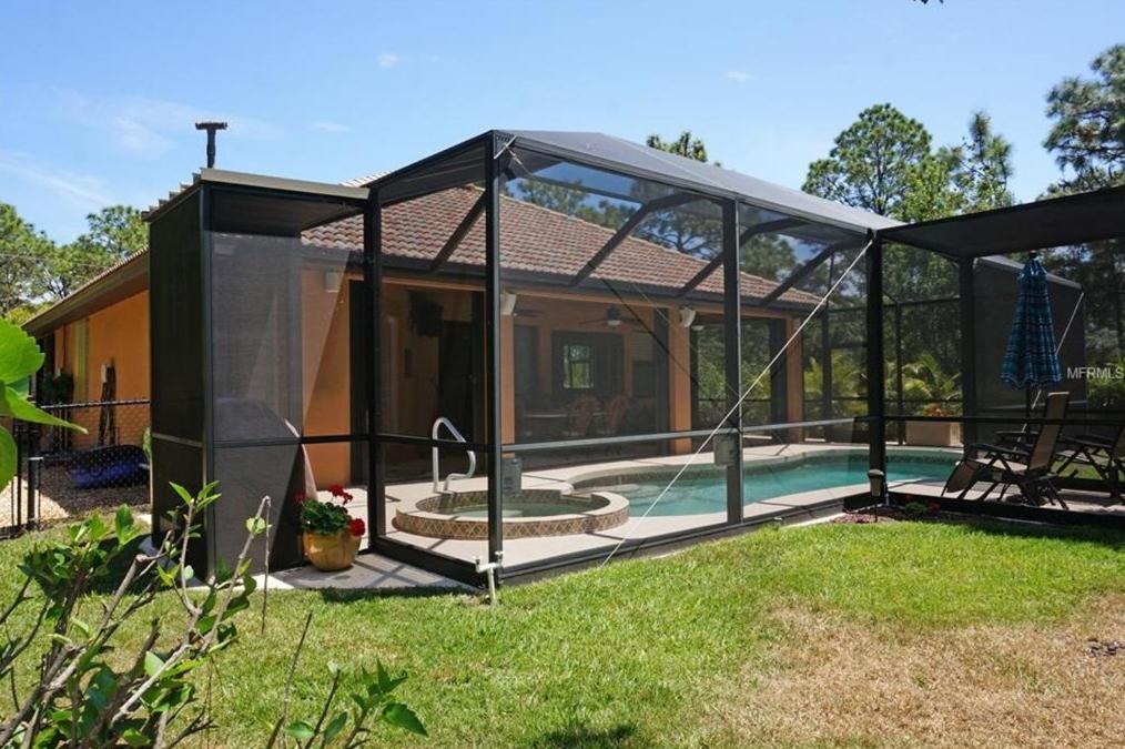Paradise - 3 Bedroom Private Villa with Heated Pool - Property Image 6