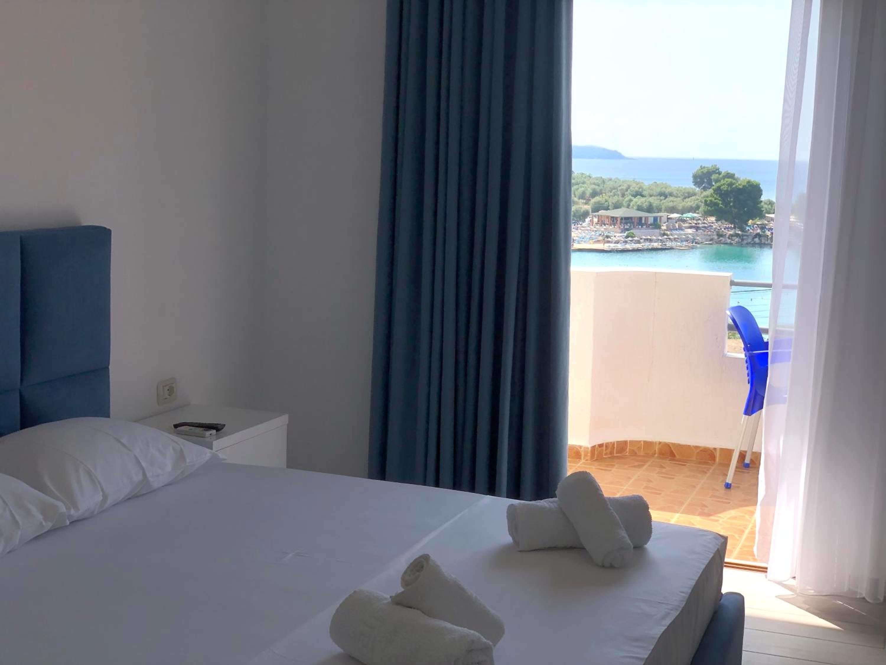 Dine Hotel