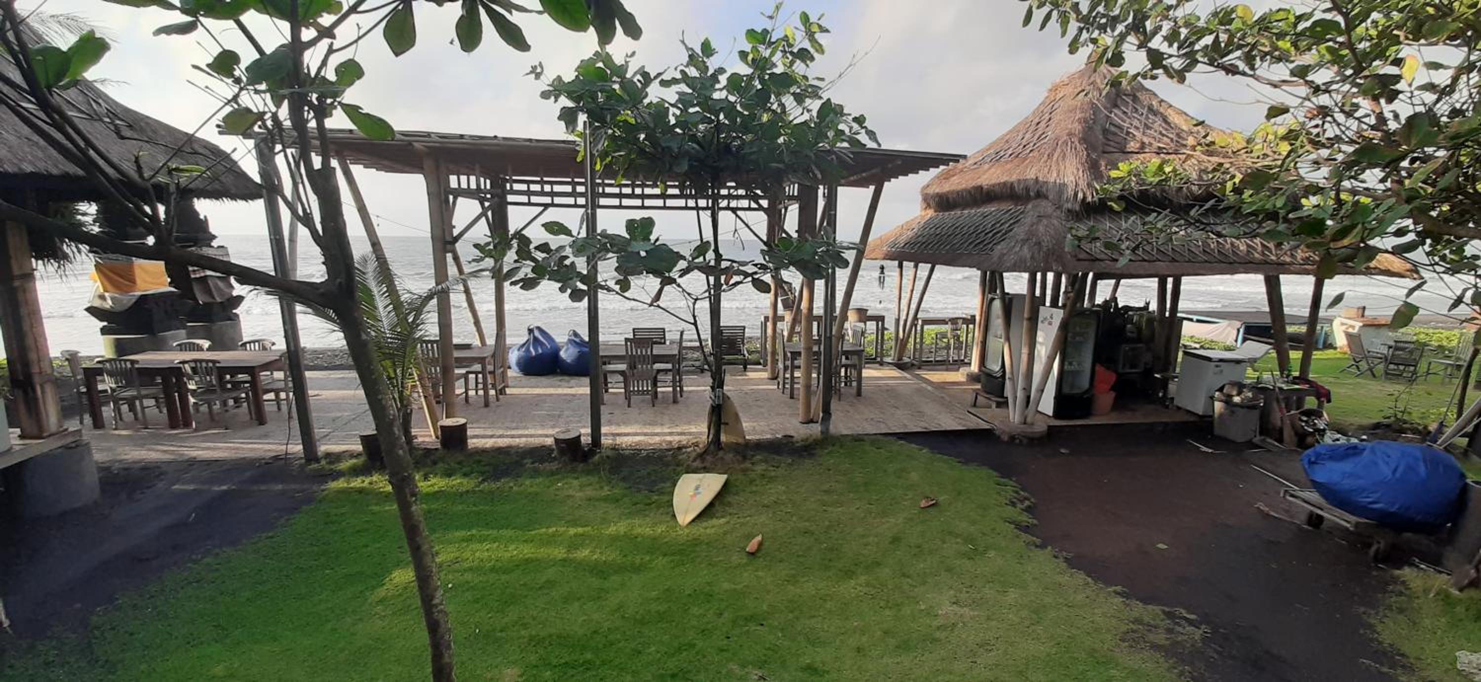 Keramas Surf Hostel