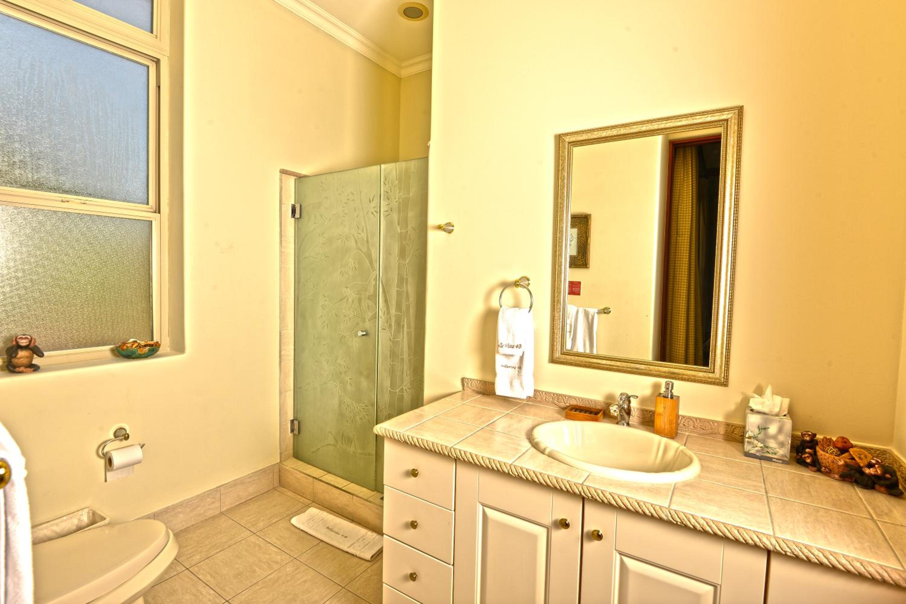 Bella Vista 4B 3 bdrs ocean view in Los Suenos