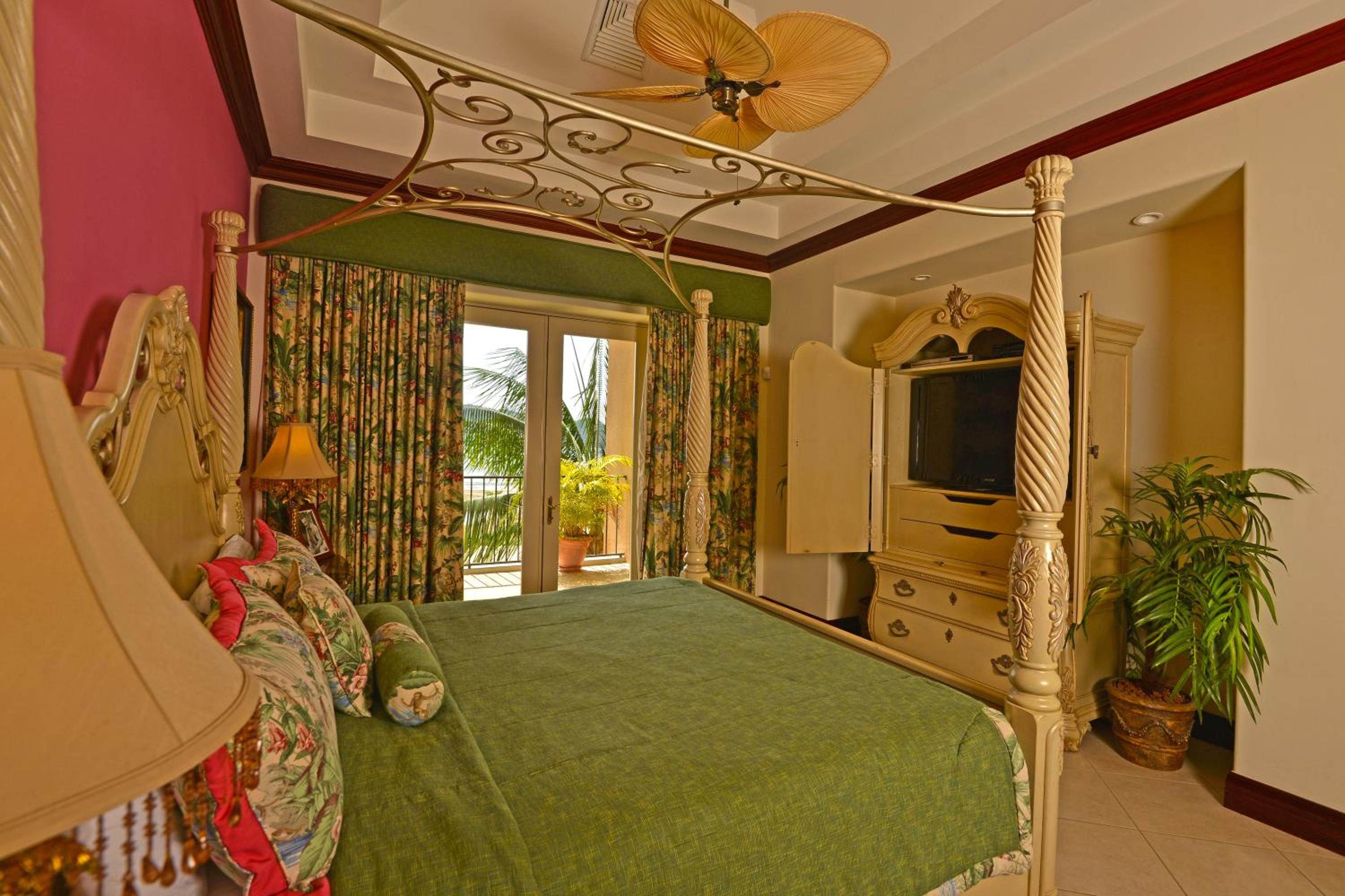 Bella Vista 4B 3 bdrs ocean view in Los Suenos
