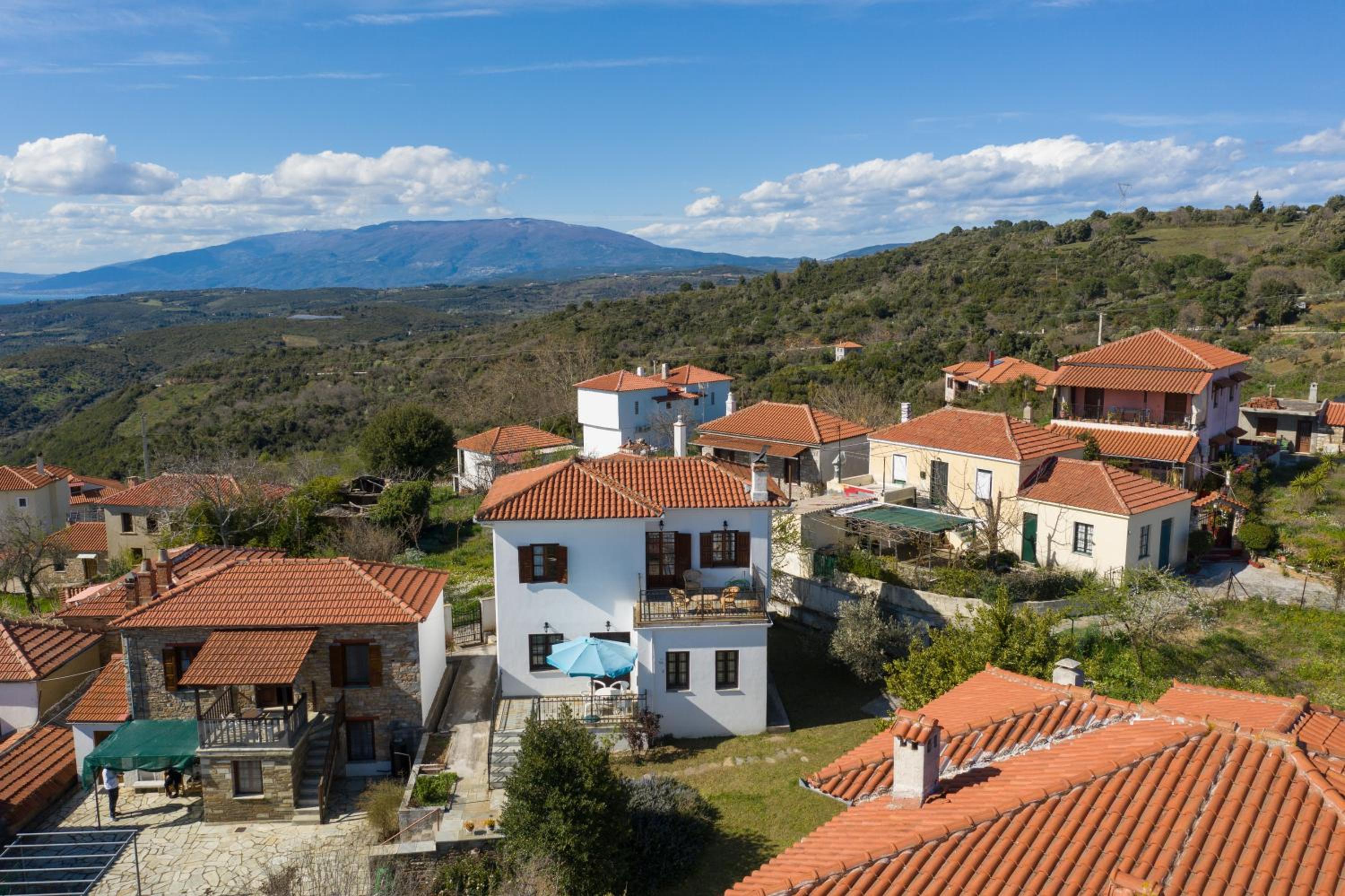 Stone House in Lafkos Pelion view 4