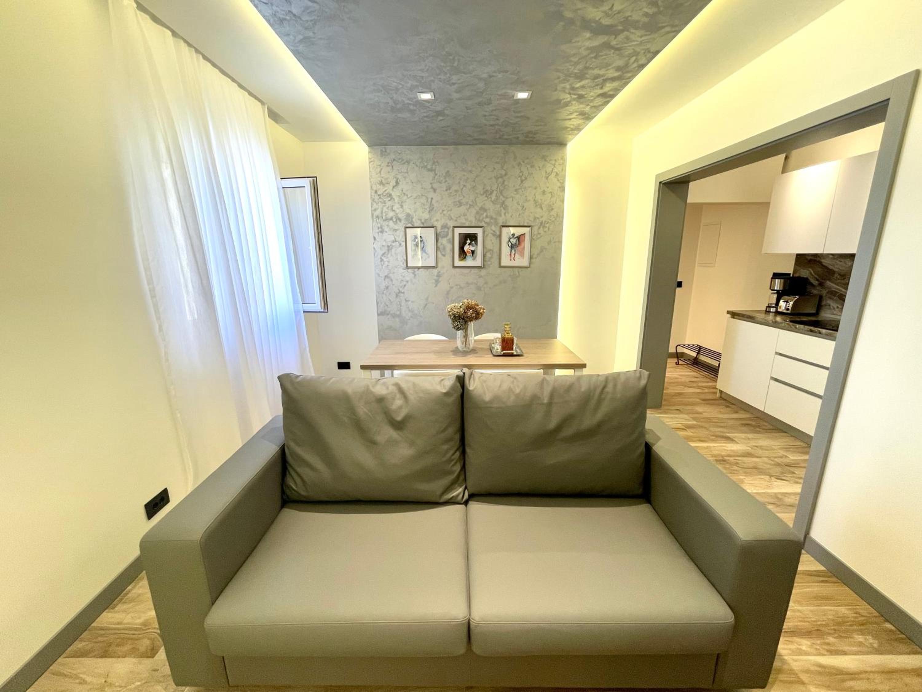 Mangio Dubrovnik Silver