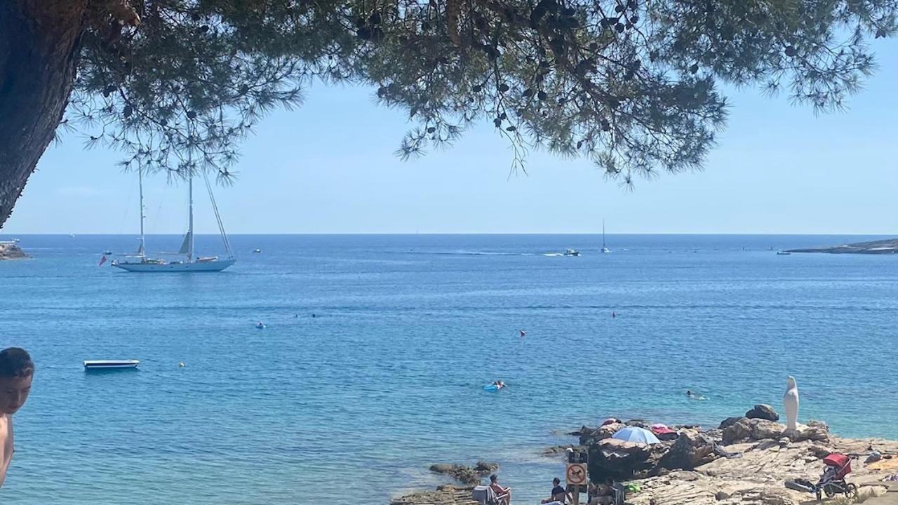VILLA HOLIDAY view 4