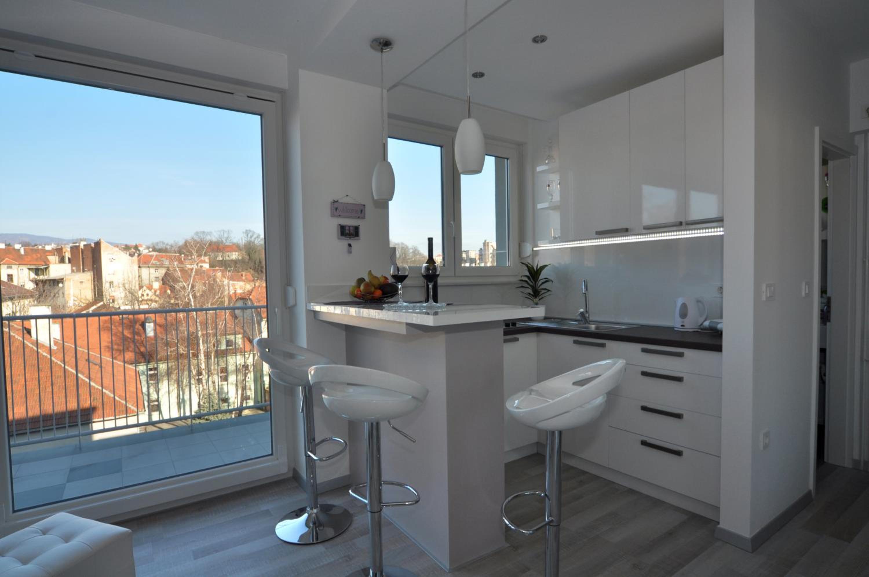 Bellevue Apartment en Zagreb — kitchen