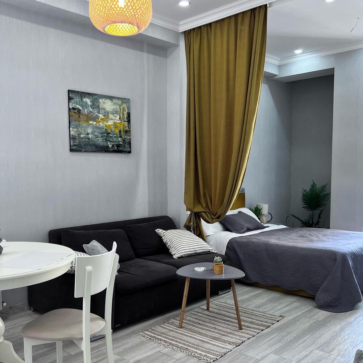 STUDIO near the Round garden view 2