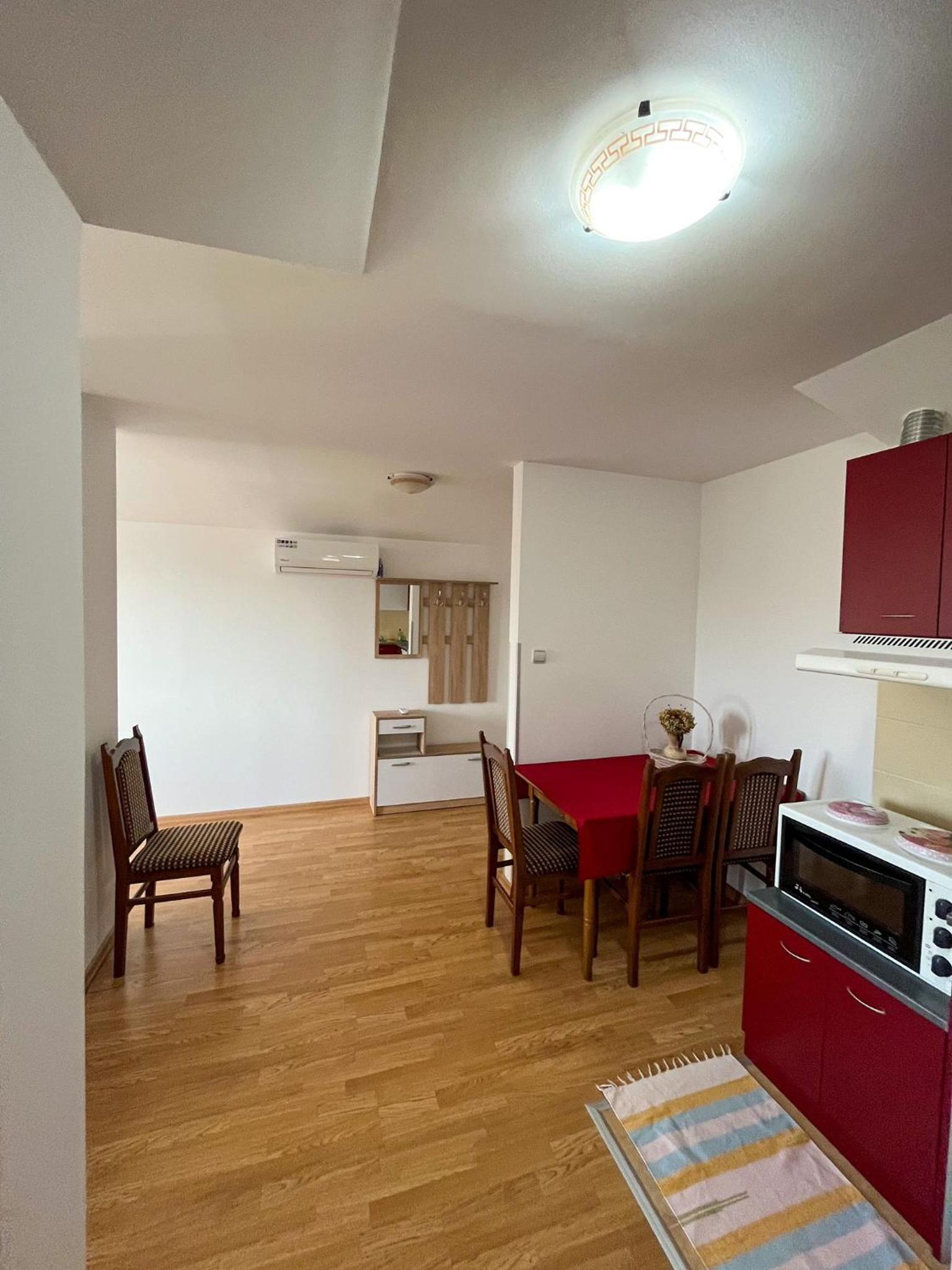 Apartmani Djokić sa bazenom view 5