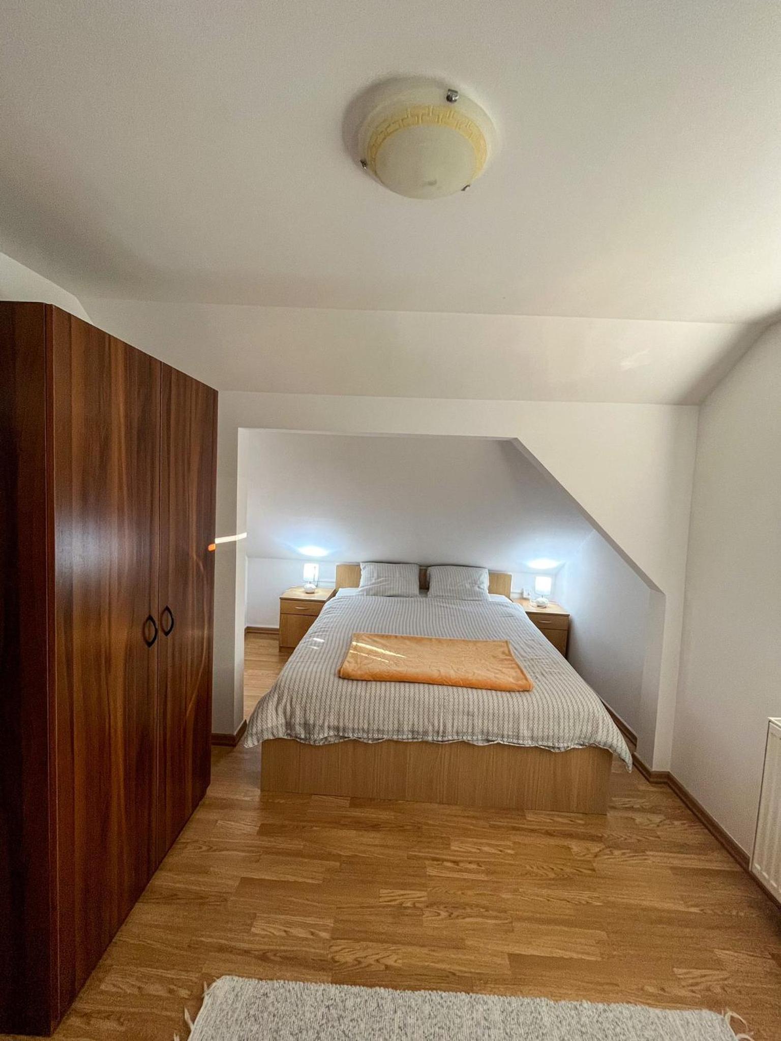 Apartmani Djokić sa bazenom view 2