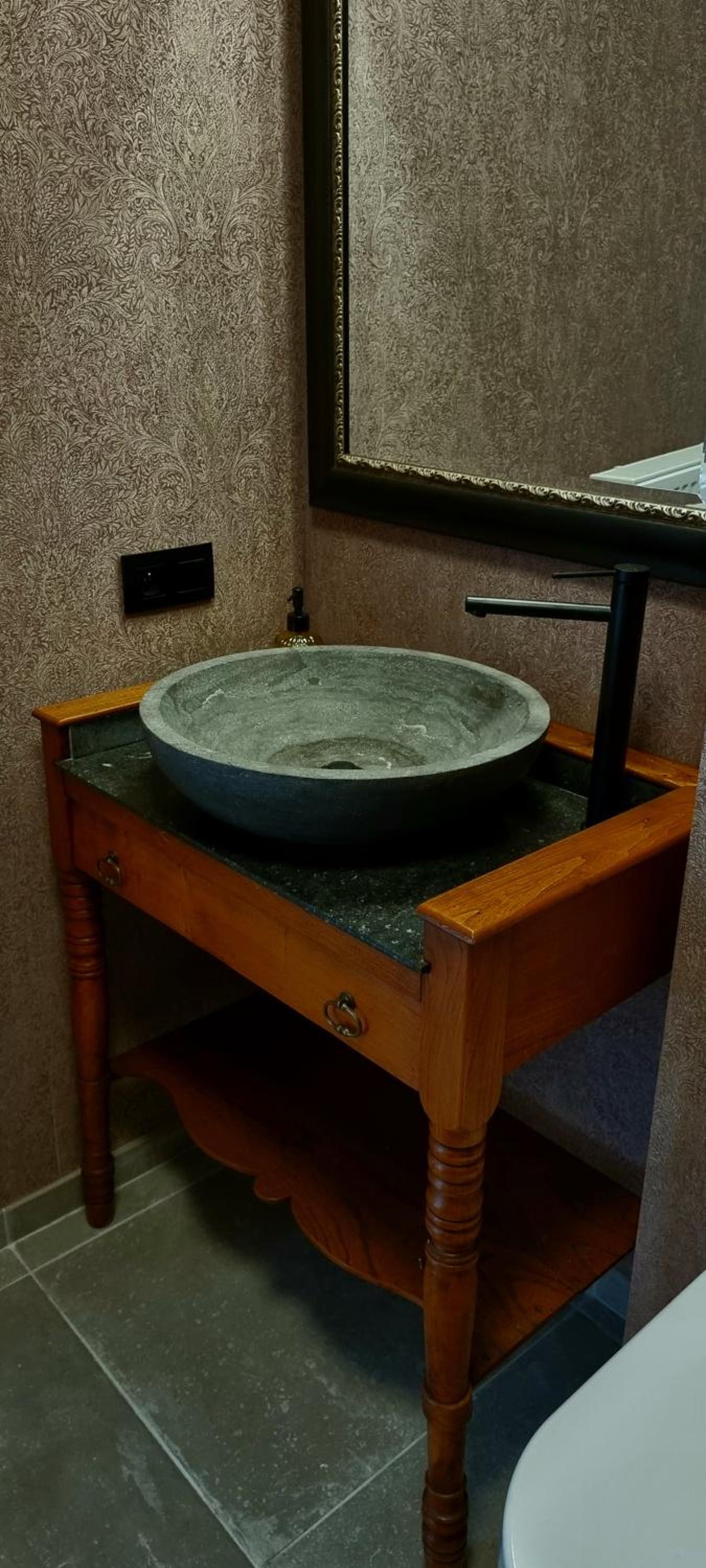 La Chèvre Folle - Lodging in Style with FREE basic breakfast