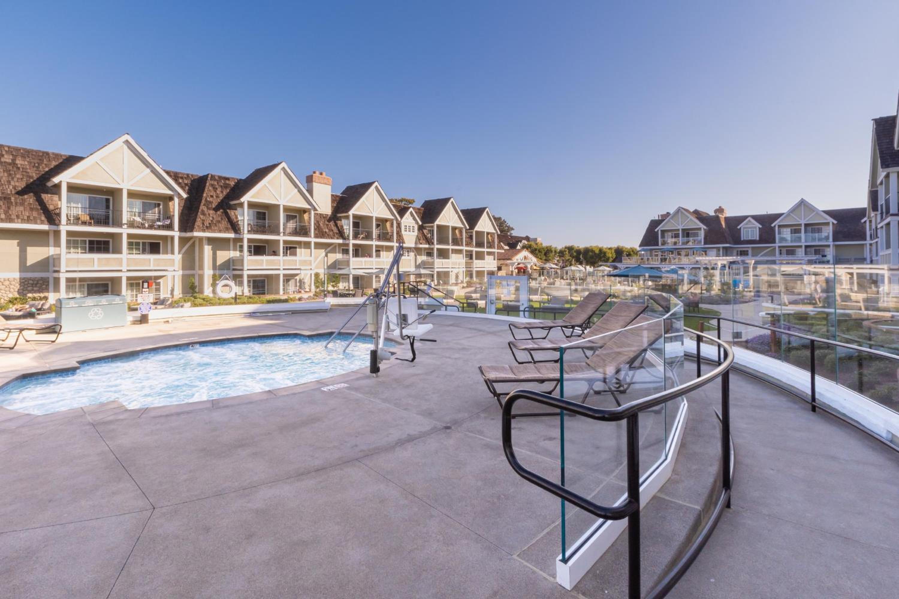 Carlsbad Inn Beach Resort