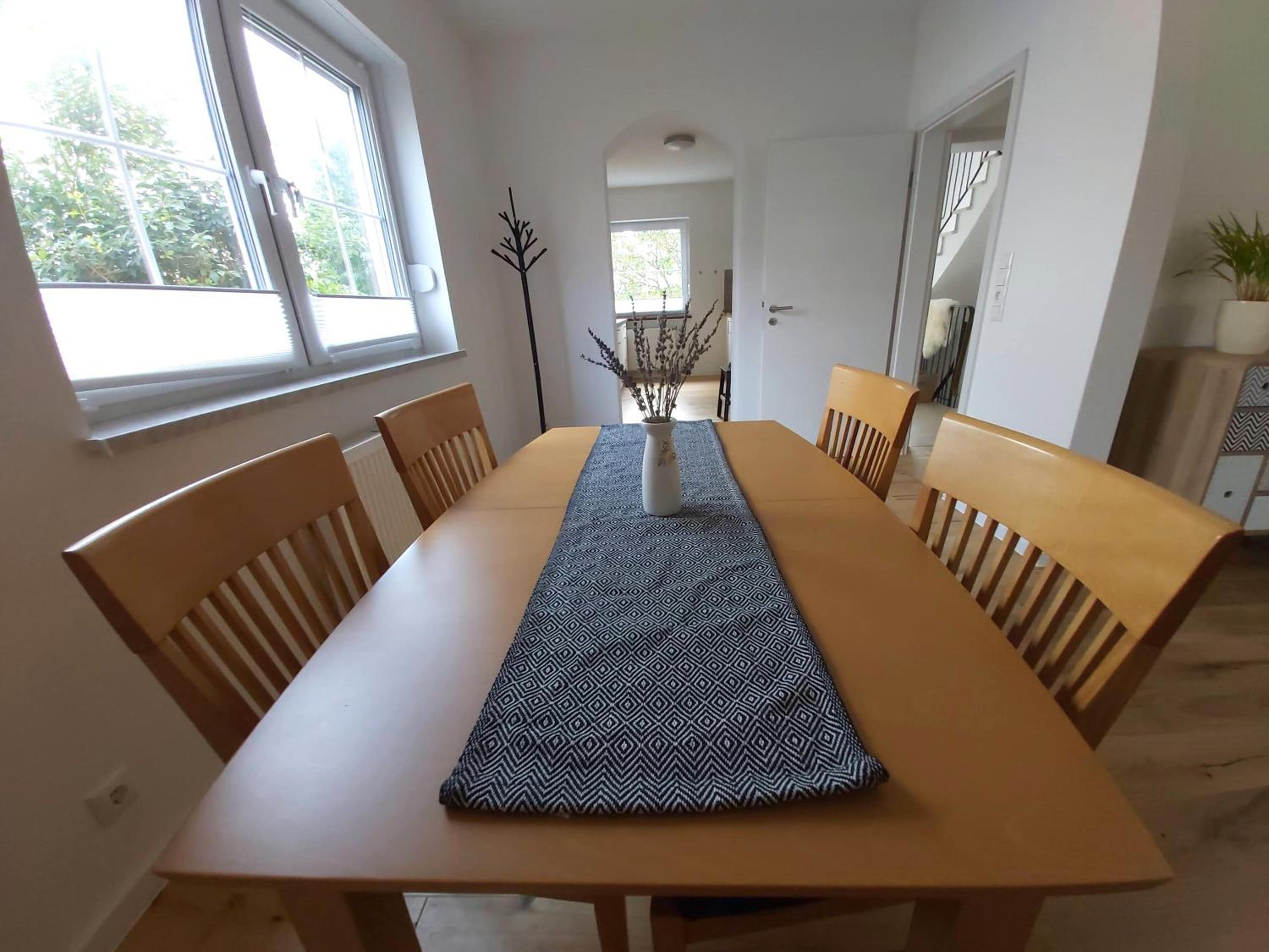 Ferienwohnung mit Terrasse am Rosengarten