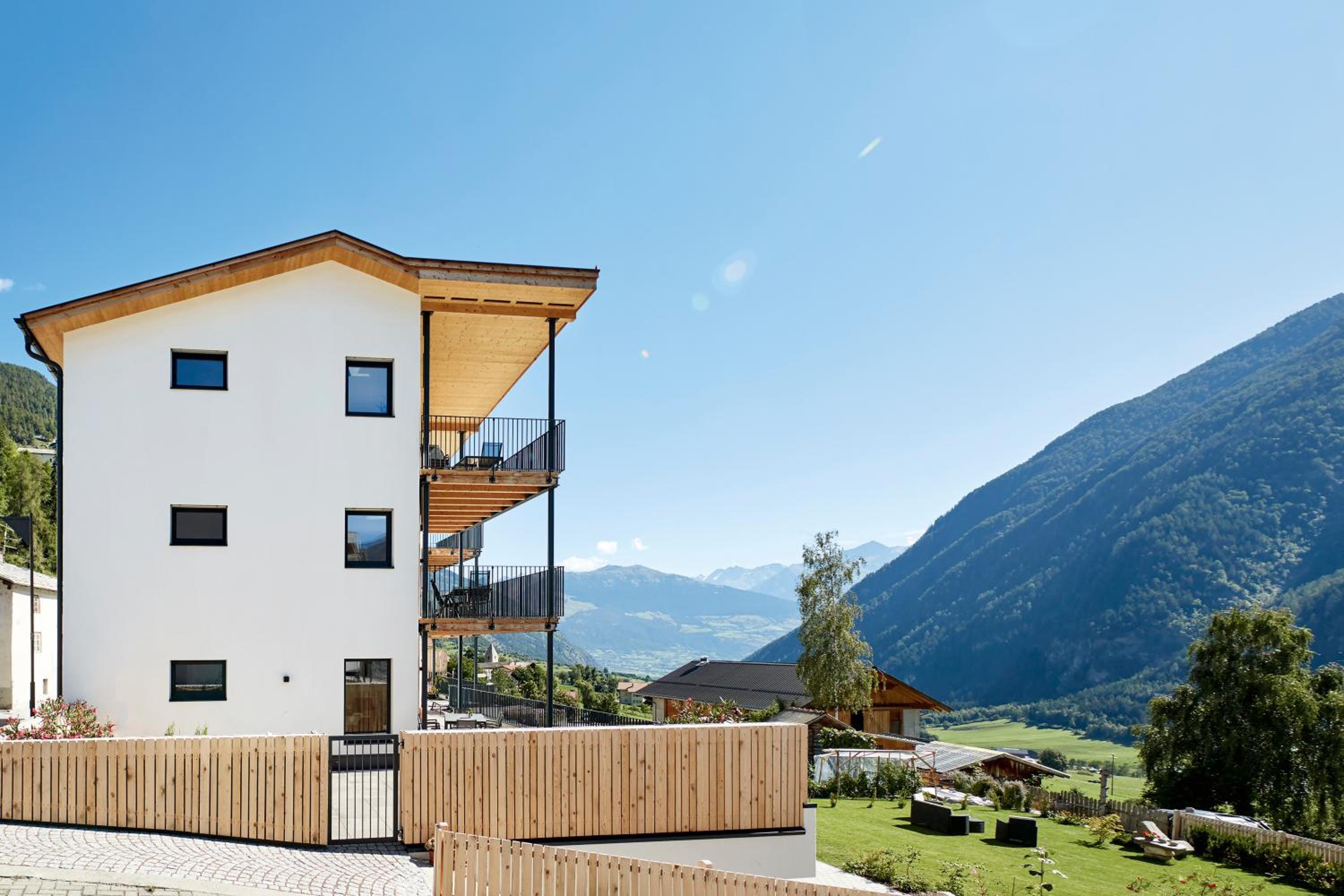 ROTUND-Nature_Mountain_Living