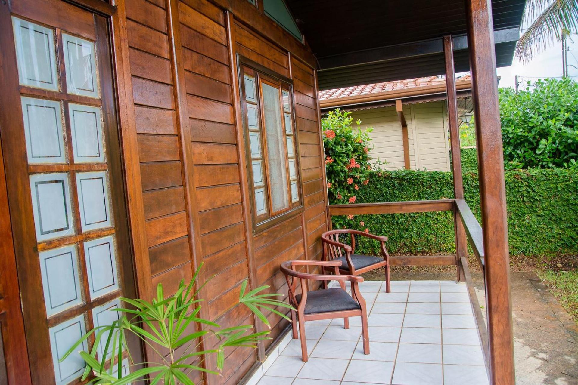 Casa c Piscina e Churrasq na Praia da Boraceia SP